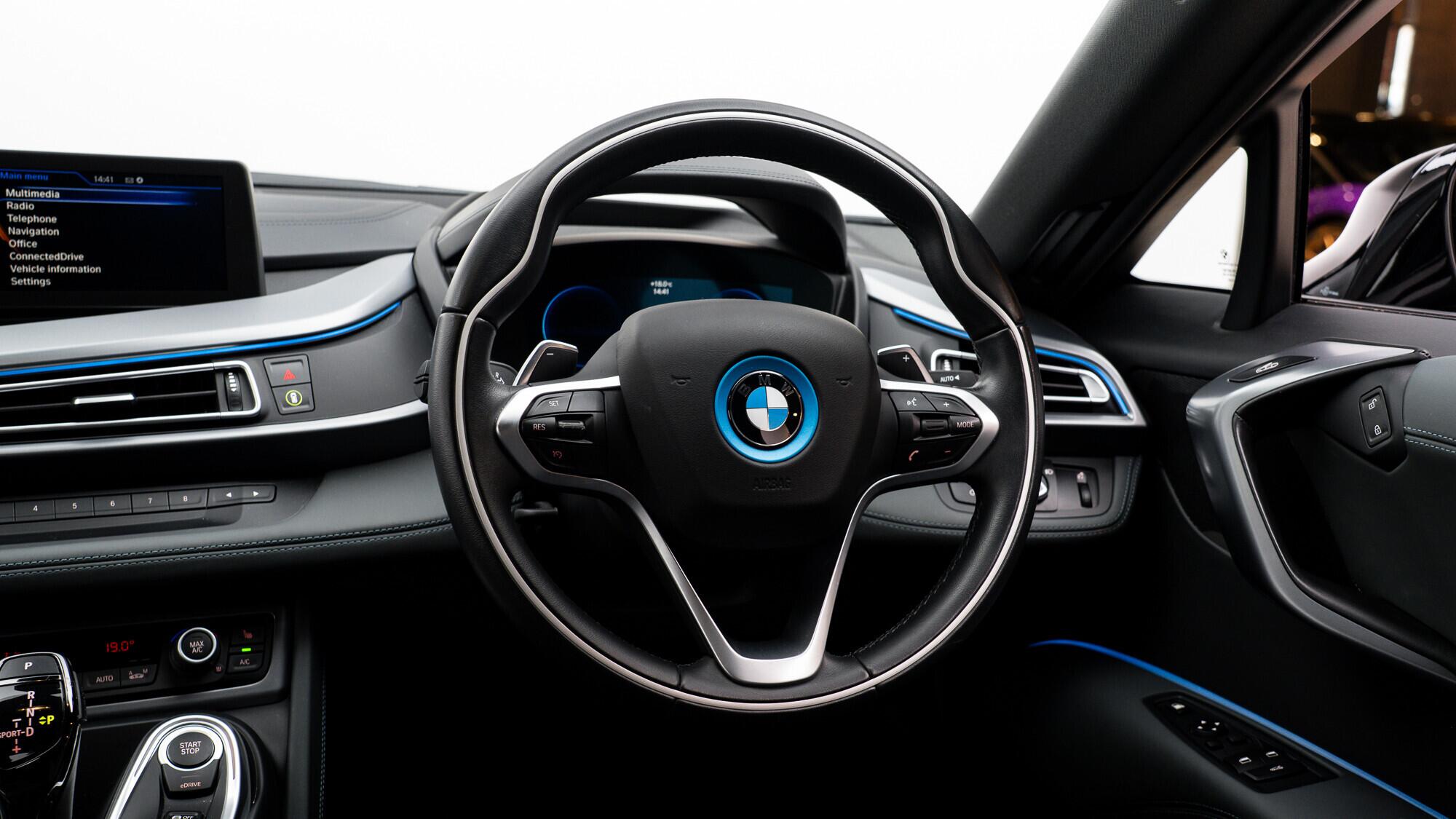 BMW I8 view 23