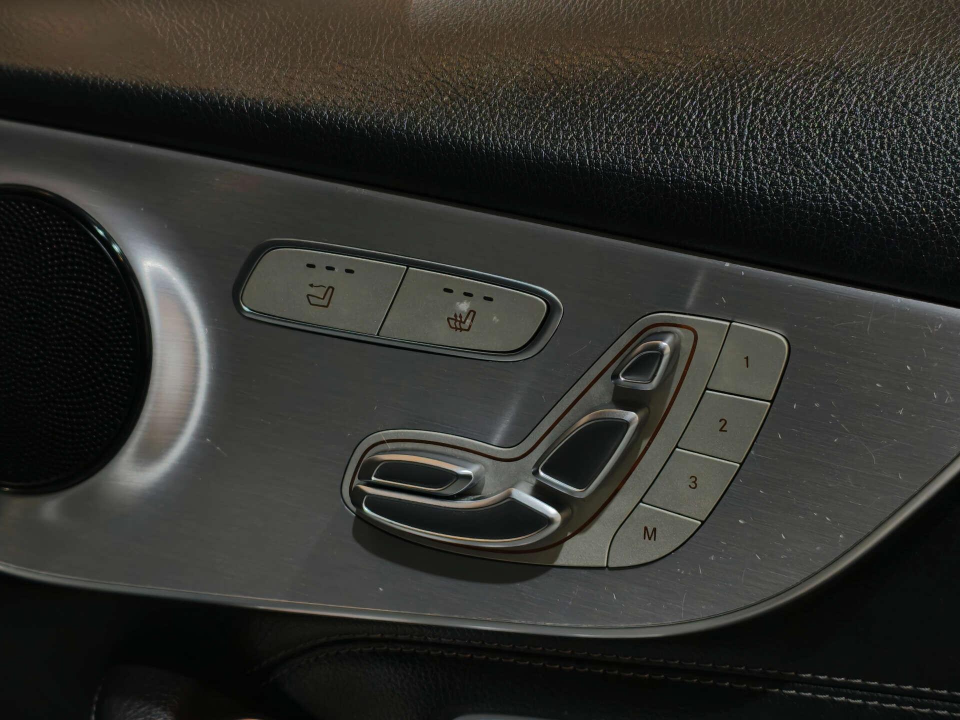 Mercedes-Benz C Class view 23