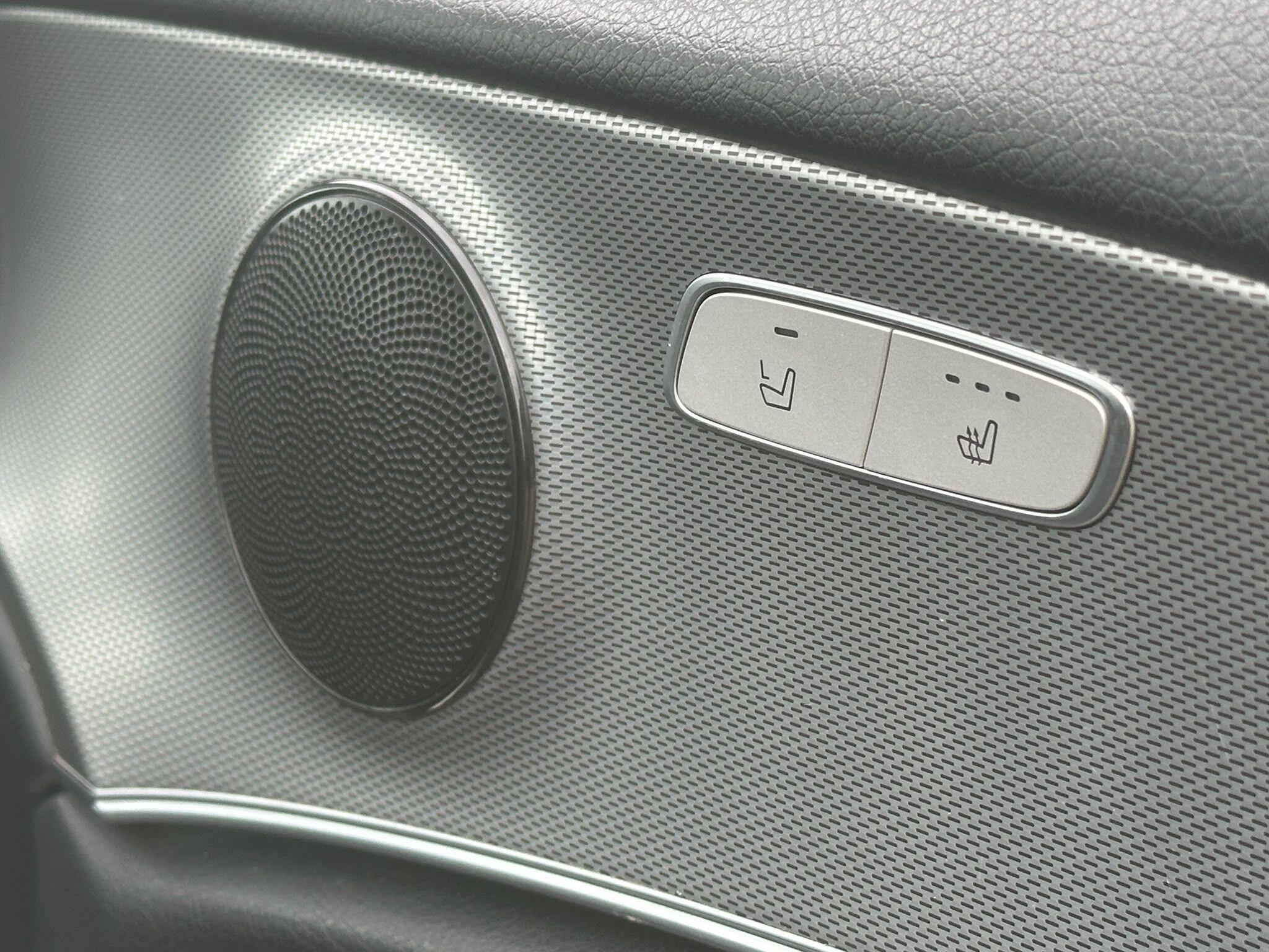 Mercedes-Benz E Class view 37
