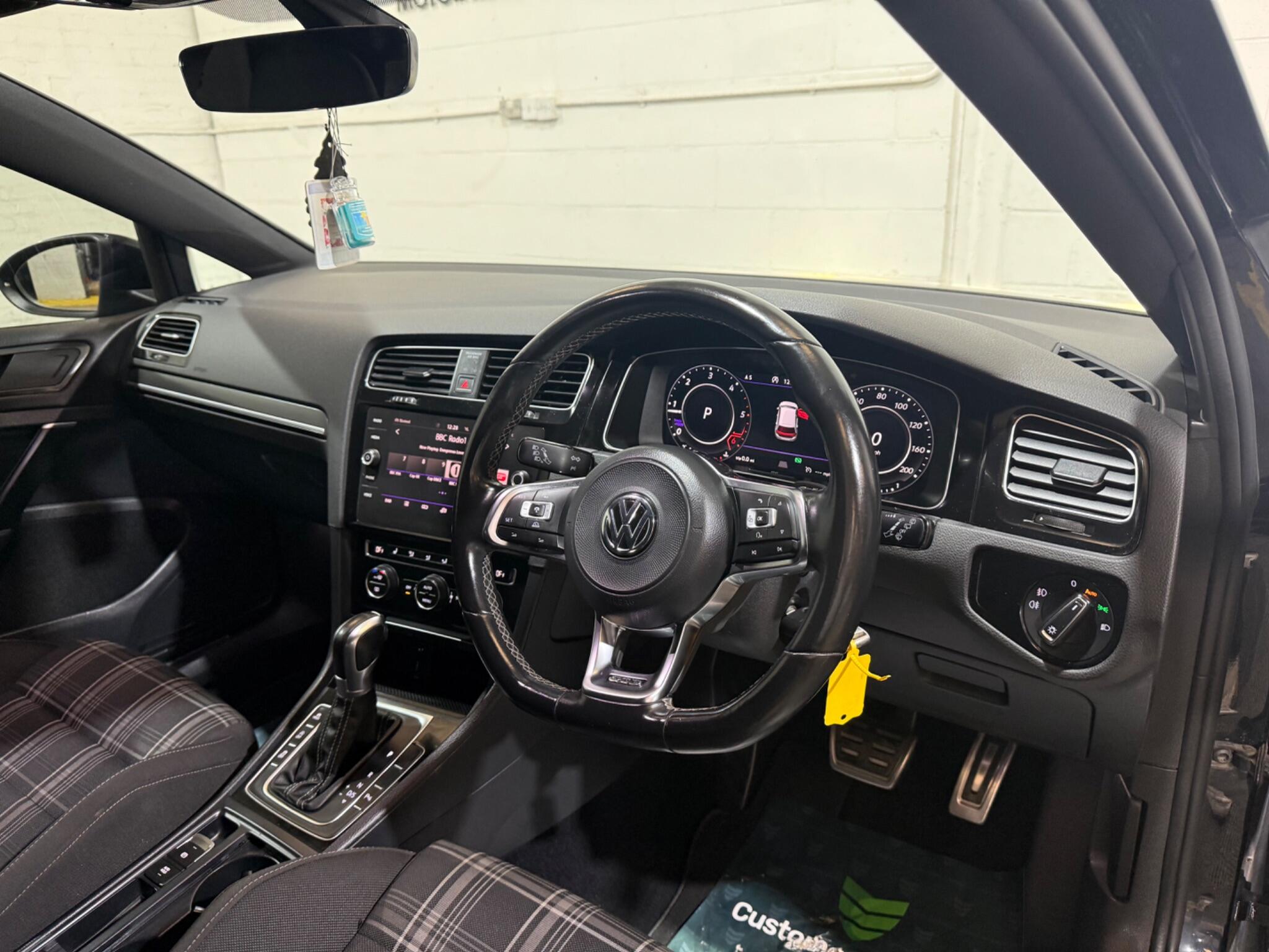 Volkswagen Golf view 18