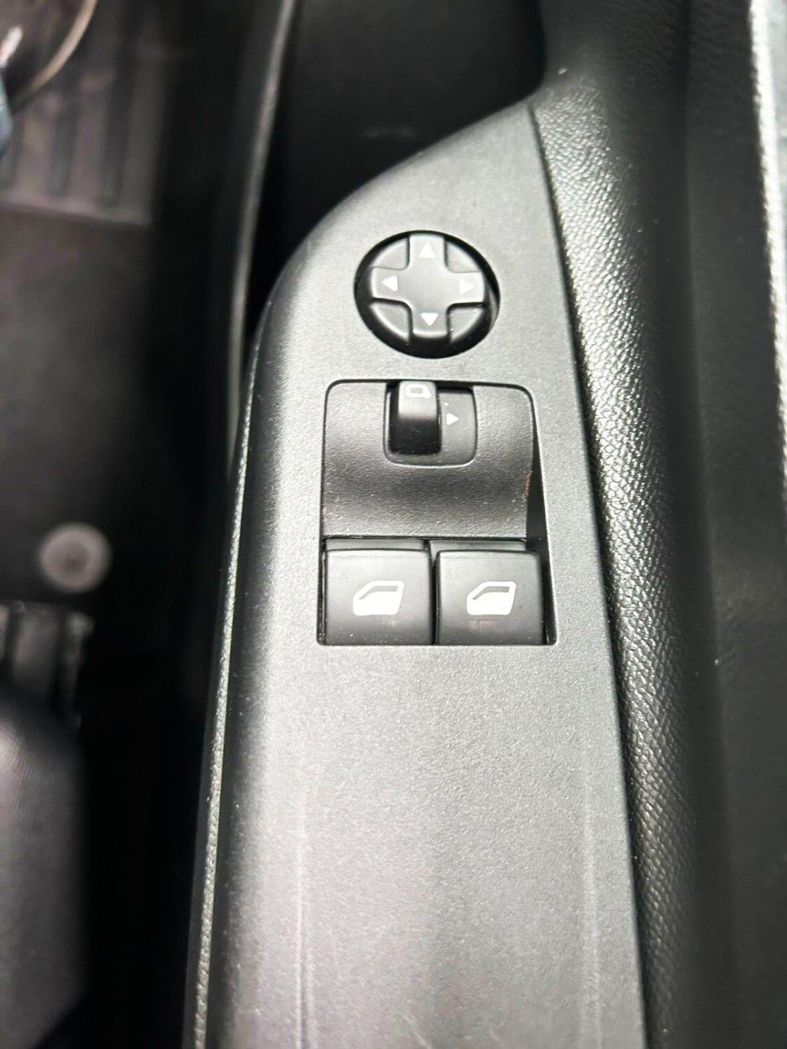 Vauxhall Corsa view 20