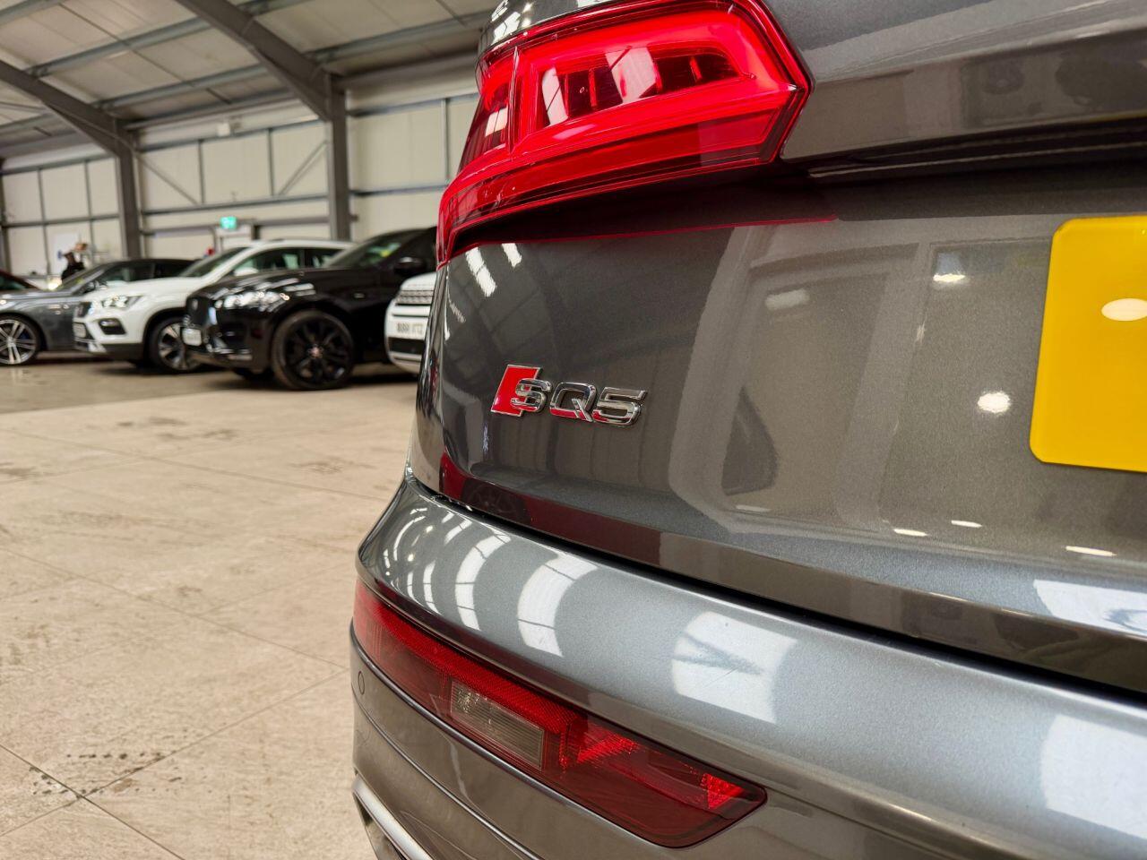 Audi SQ5 view 25