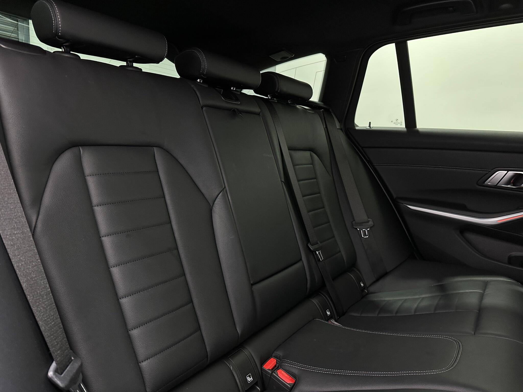 BMW 3 Series view 43