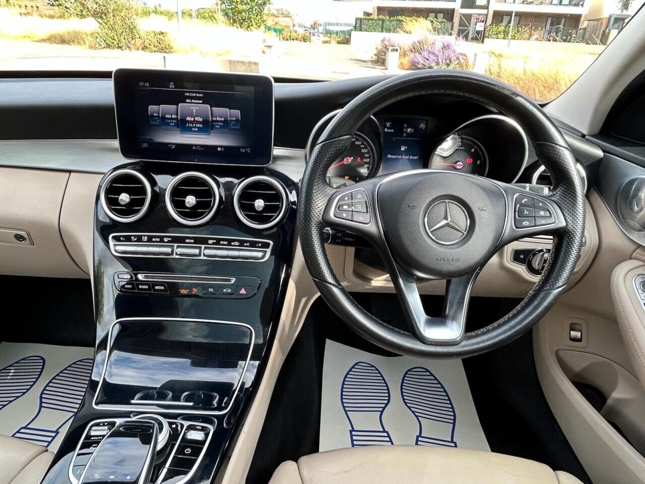 Mercedes-Benz C-Class view 24