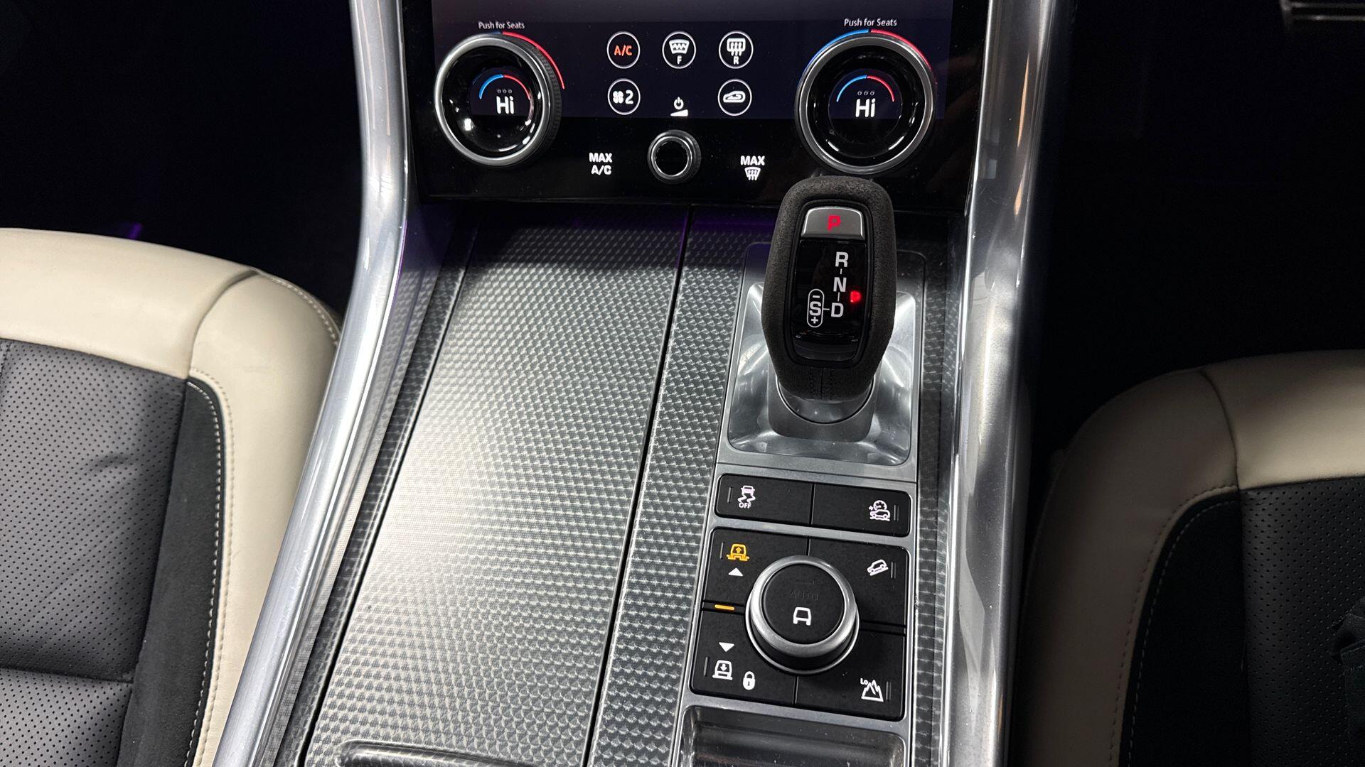 Land Rover Range Rover Sport view 13