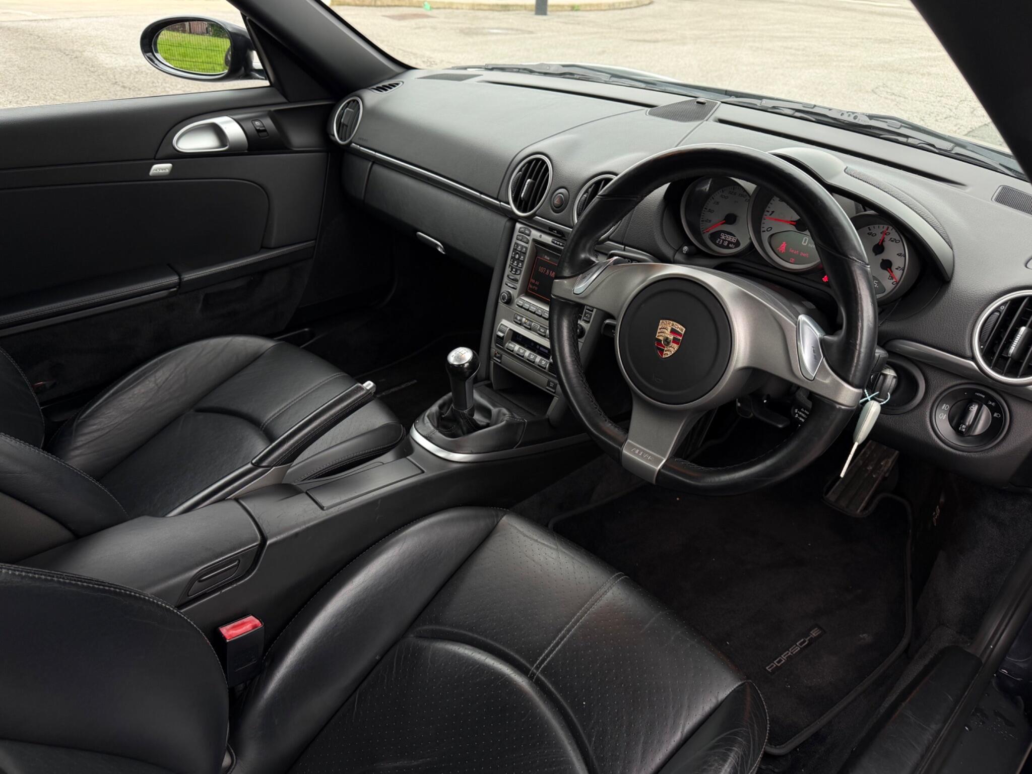 Porsche Cayman view 11