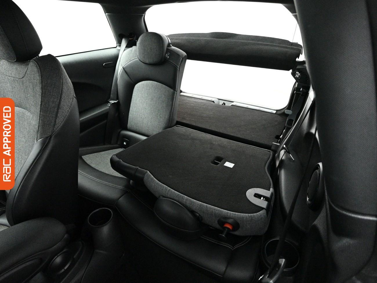Mini Hatch view 27