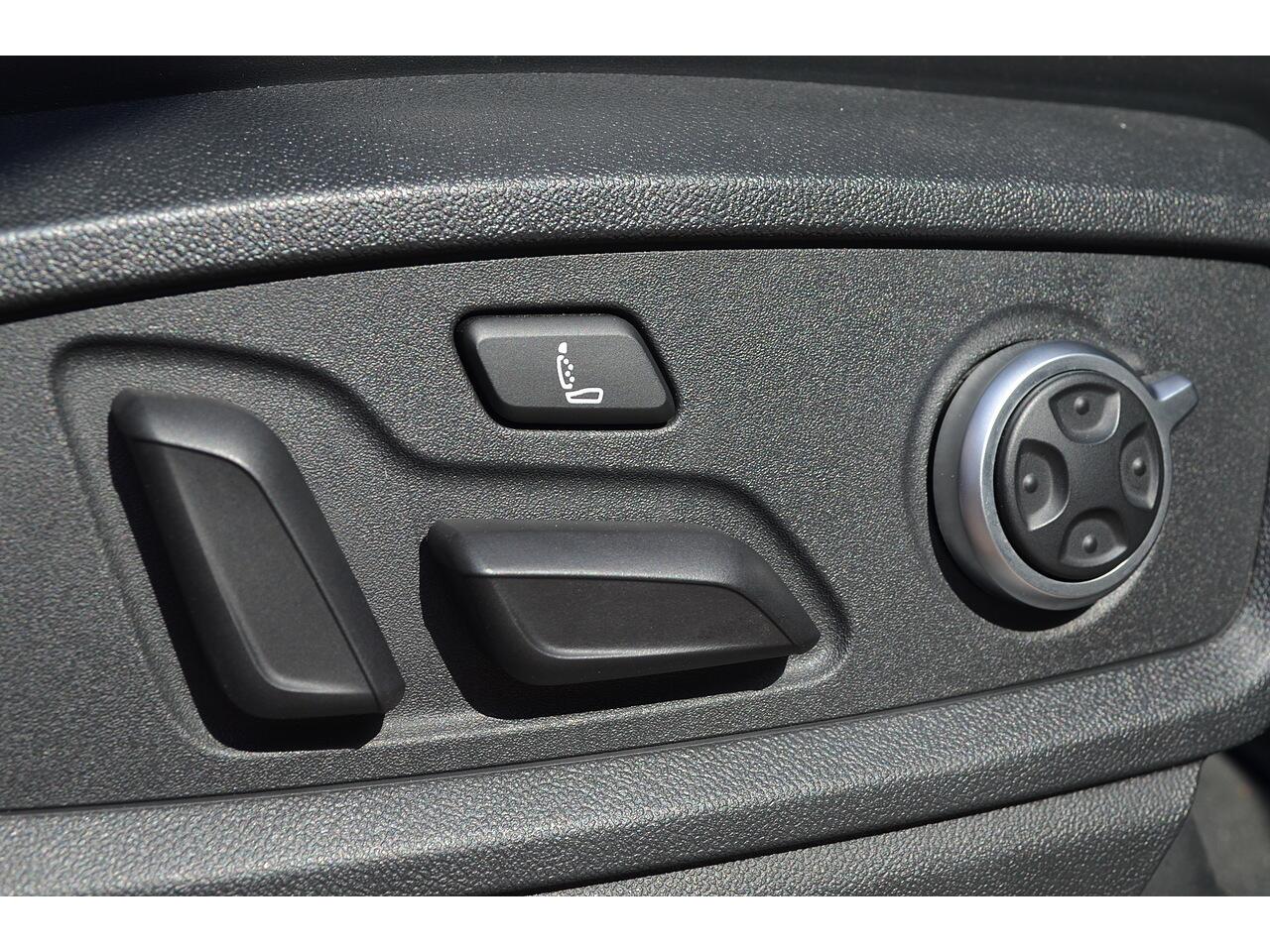 Audi SQ5 view 36