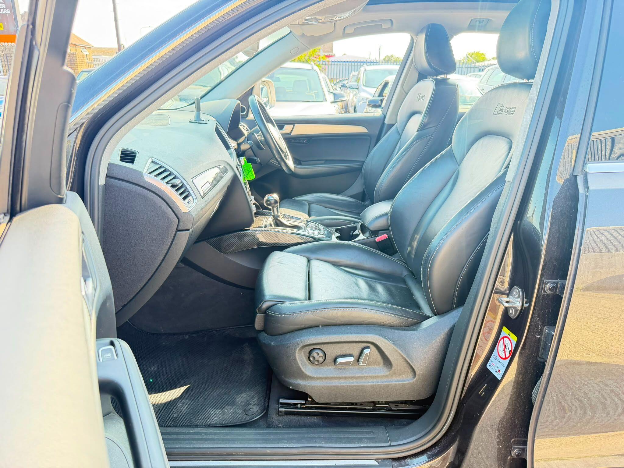 Audi SQ5 view 28