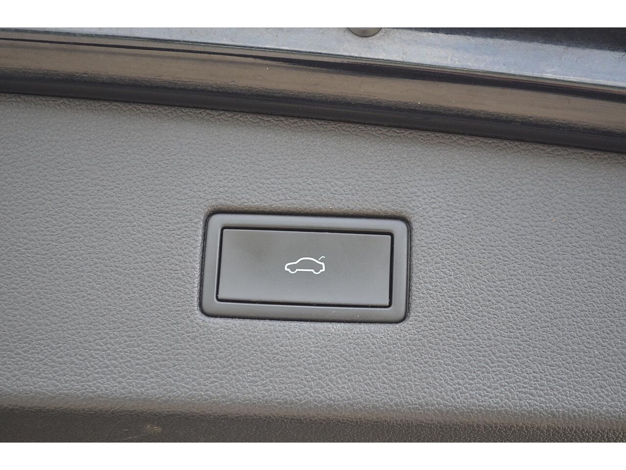 Volkswagen Tiguan Allspace view 40