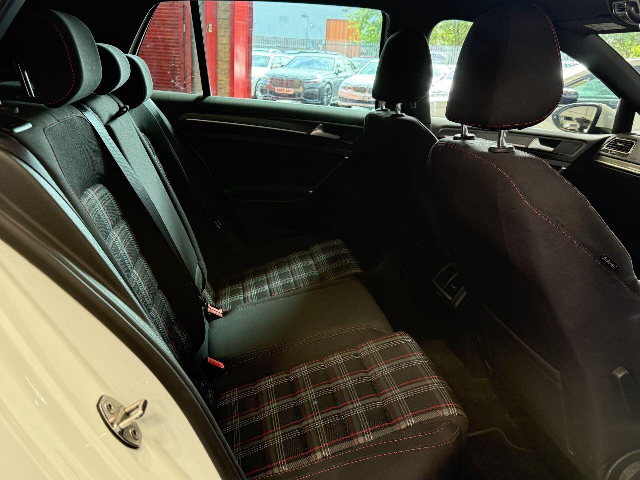 Volkswagen Golf view 60