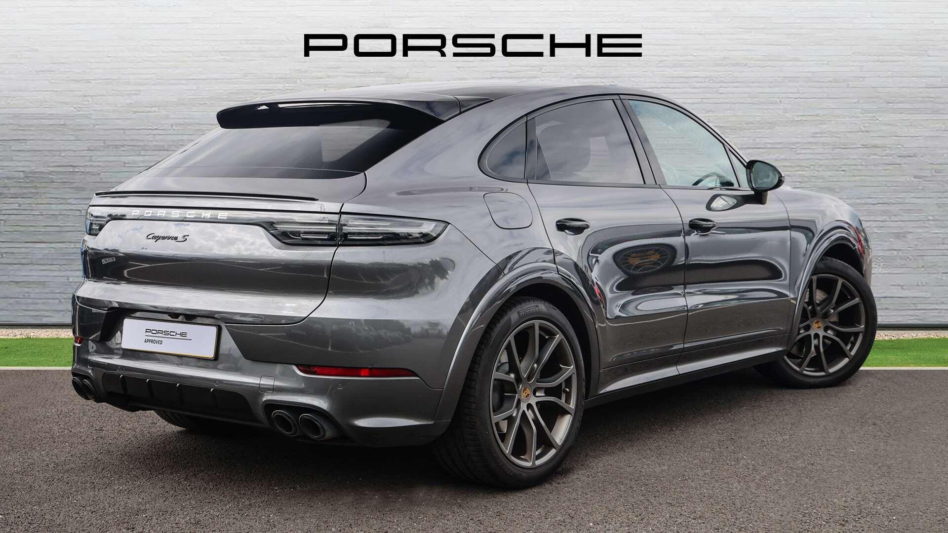 Porsche Cayenne view 3