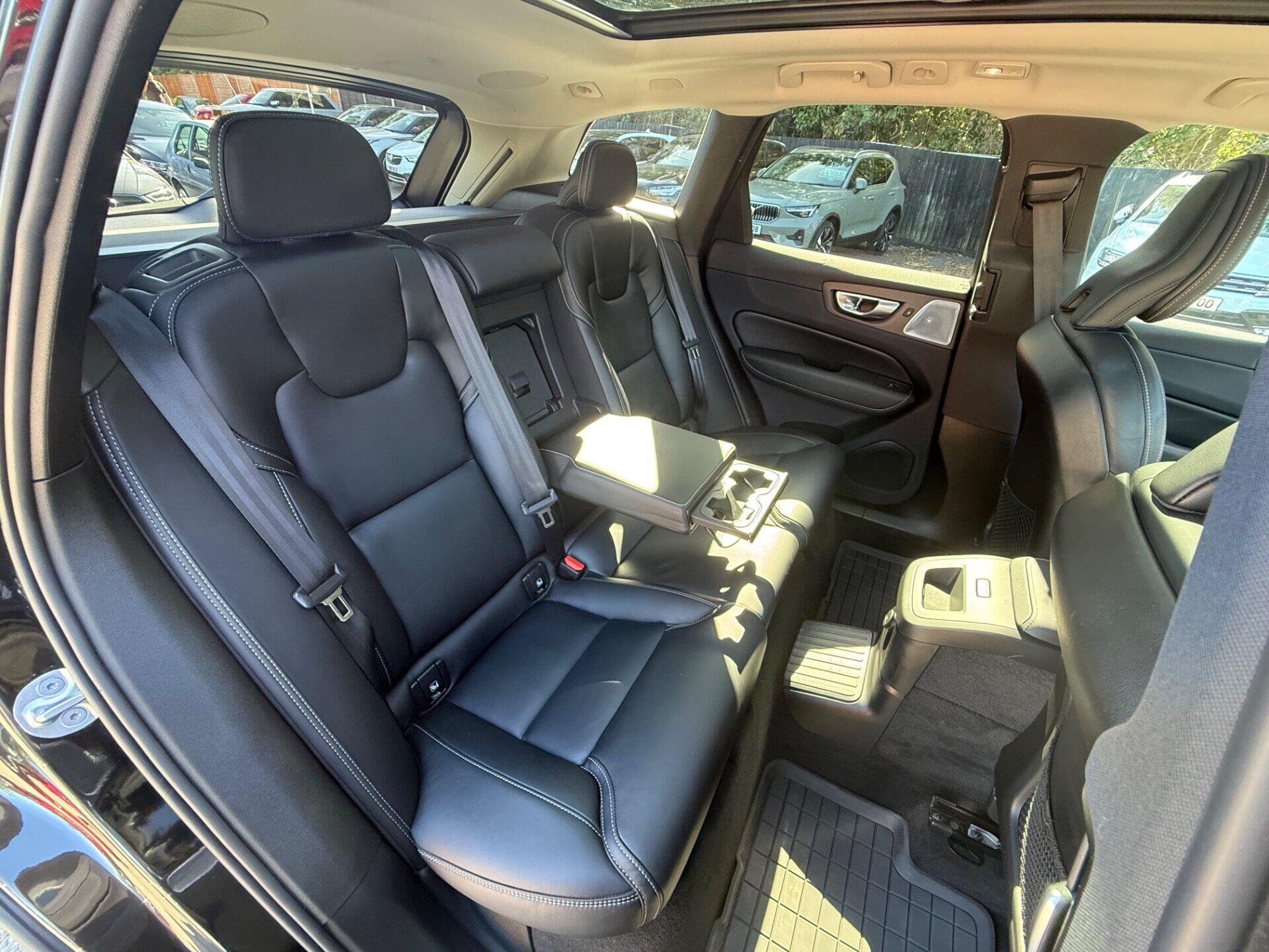Volvo XC60 view 18