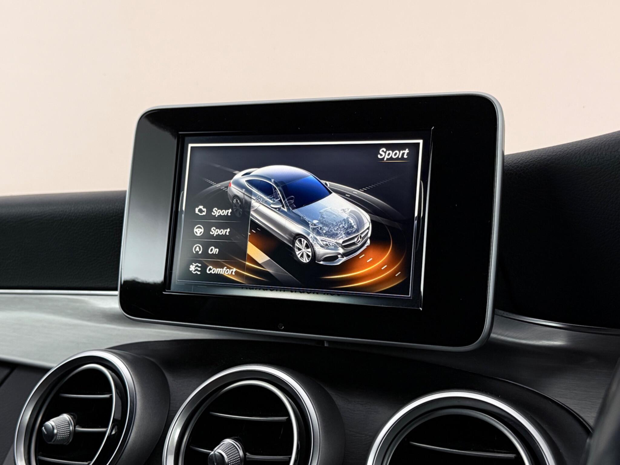 Mercedes-Benz C-Class view 26