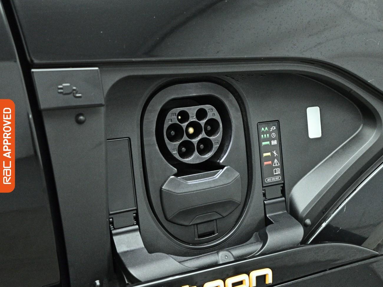 Audi E-Tron view 37
