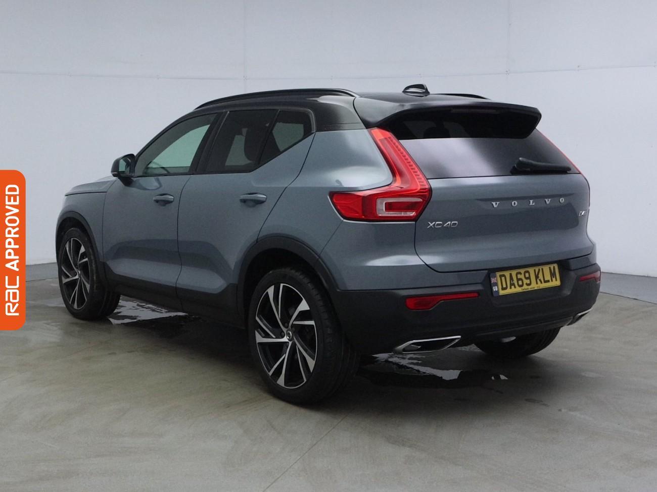Volvo XC40 view 4