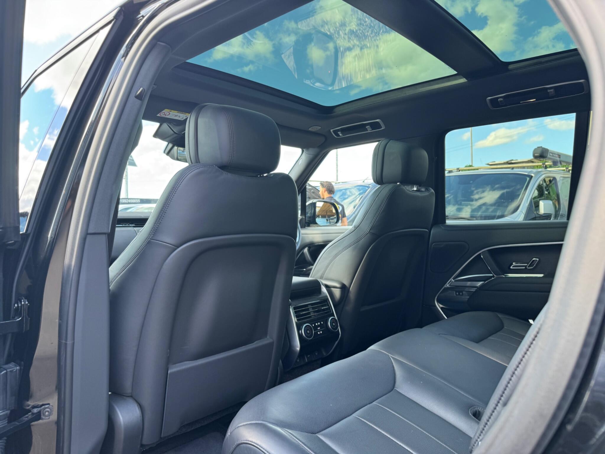Land Rover Range Rover view 25