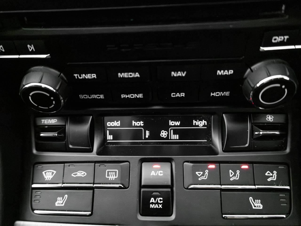 Porsche Cayman view 36