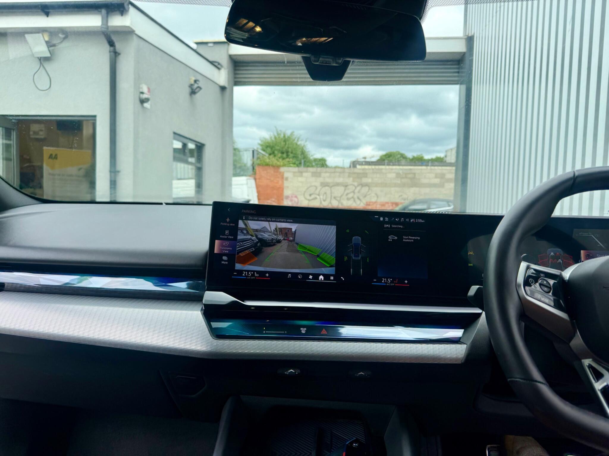 BMW I5 view 25