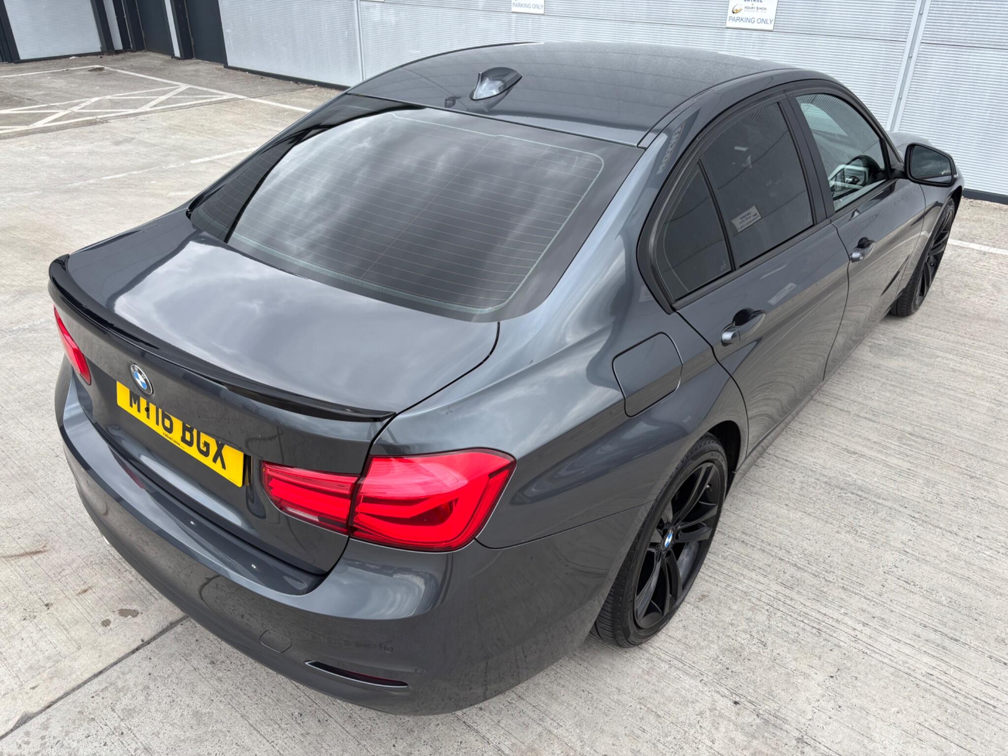 BMW 3 Series view 15