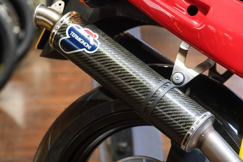 Ducati 888 view 5