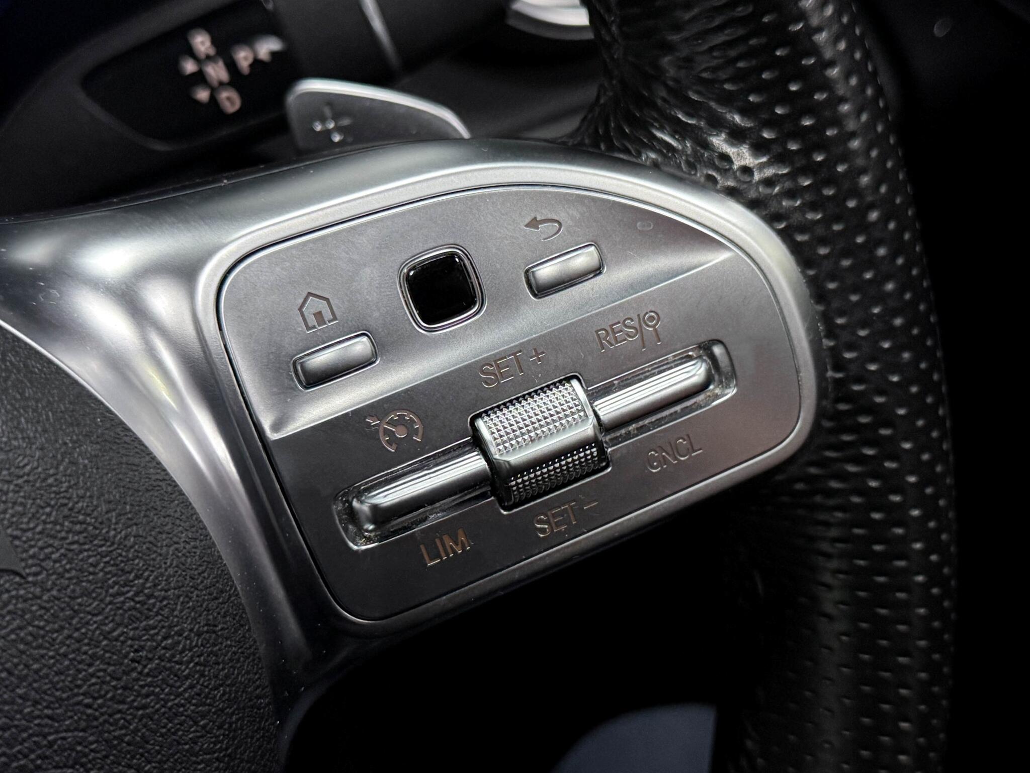 Mercedes-Benz GLC view 31
