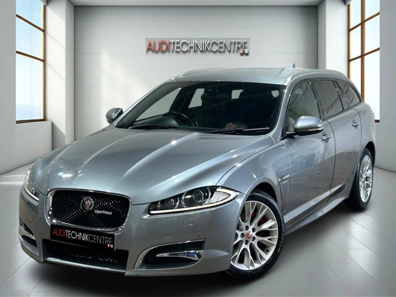 Jaguar XF view 3