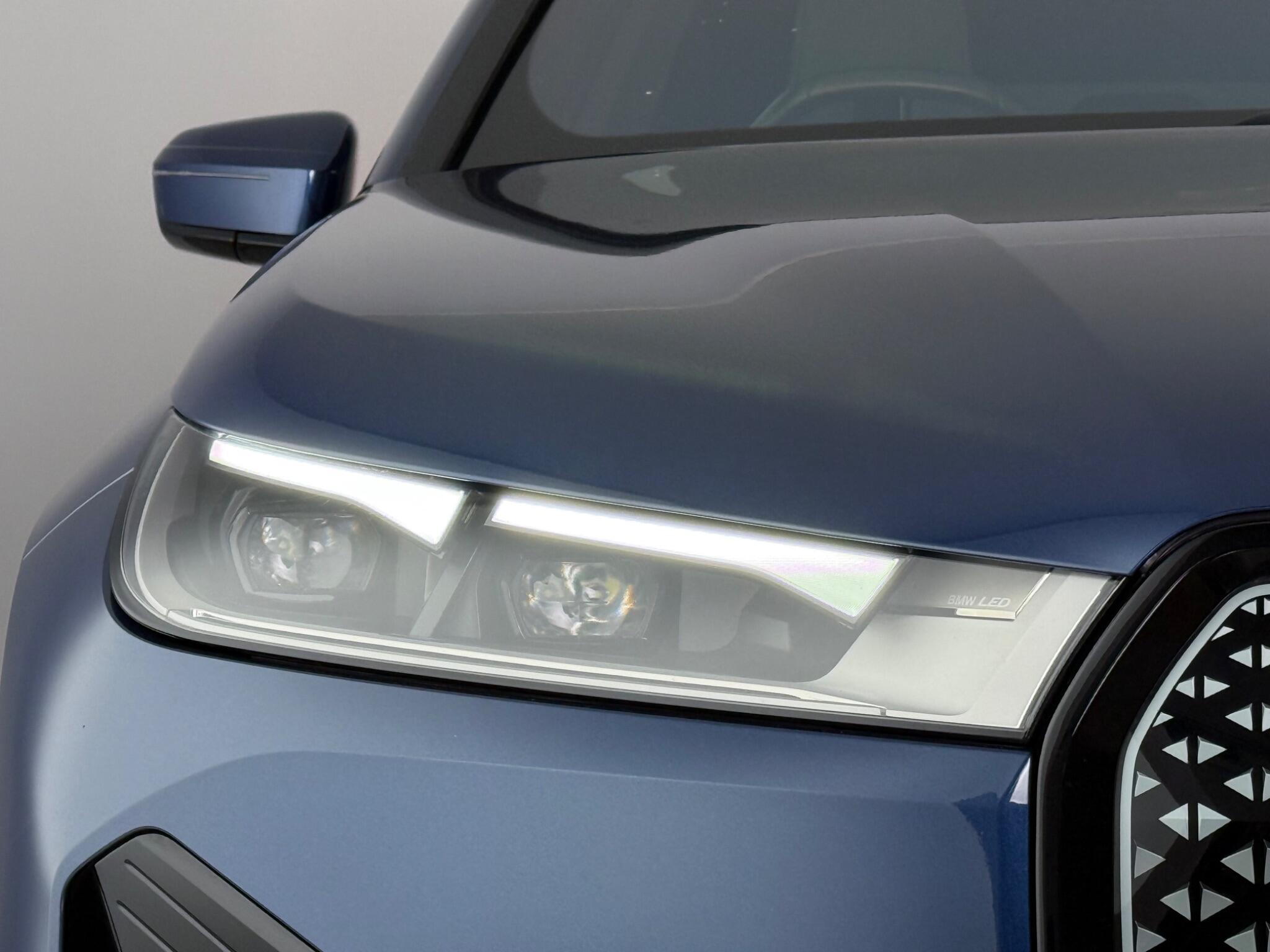BMW Ix view 5