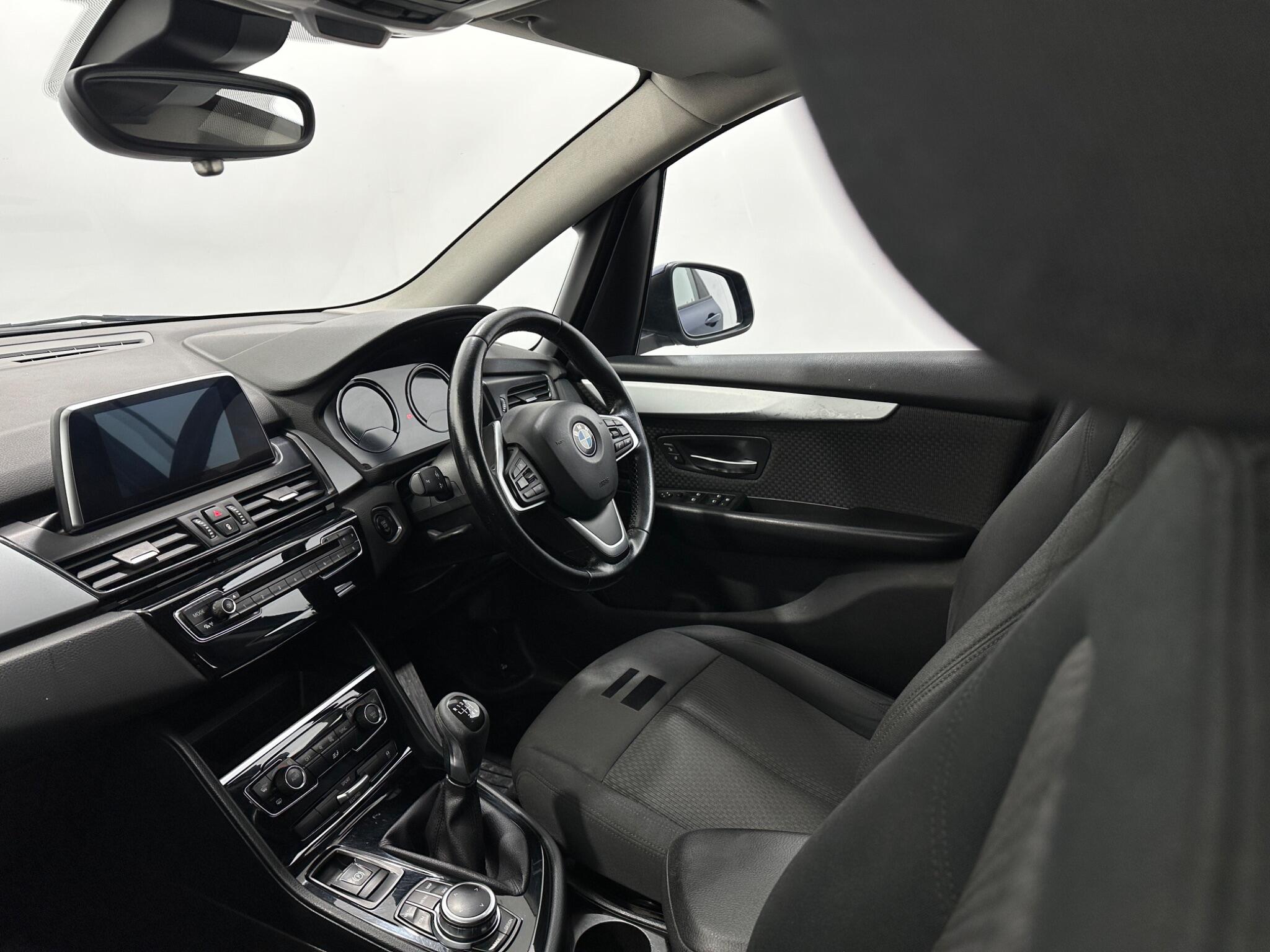 BMW 2 Series view 29