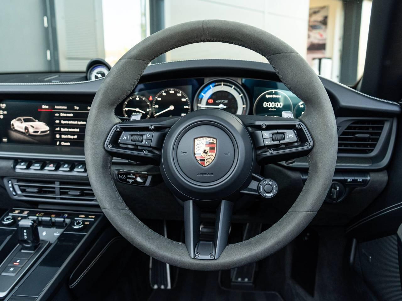 Porsche 911 view 17