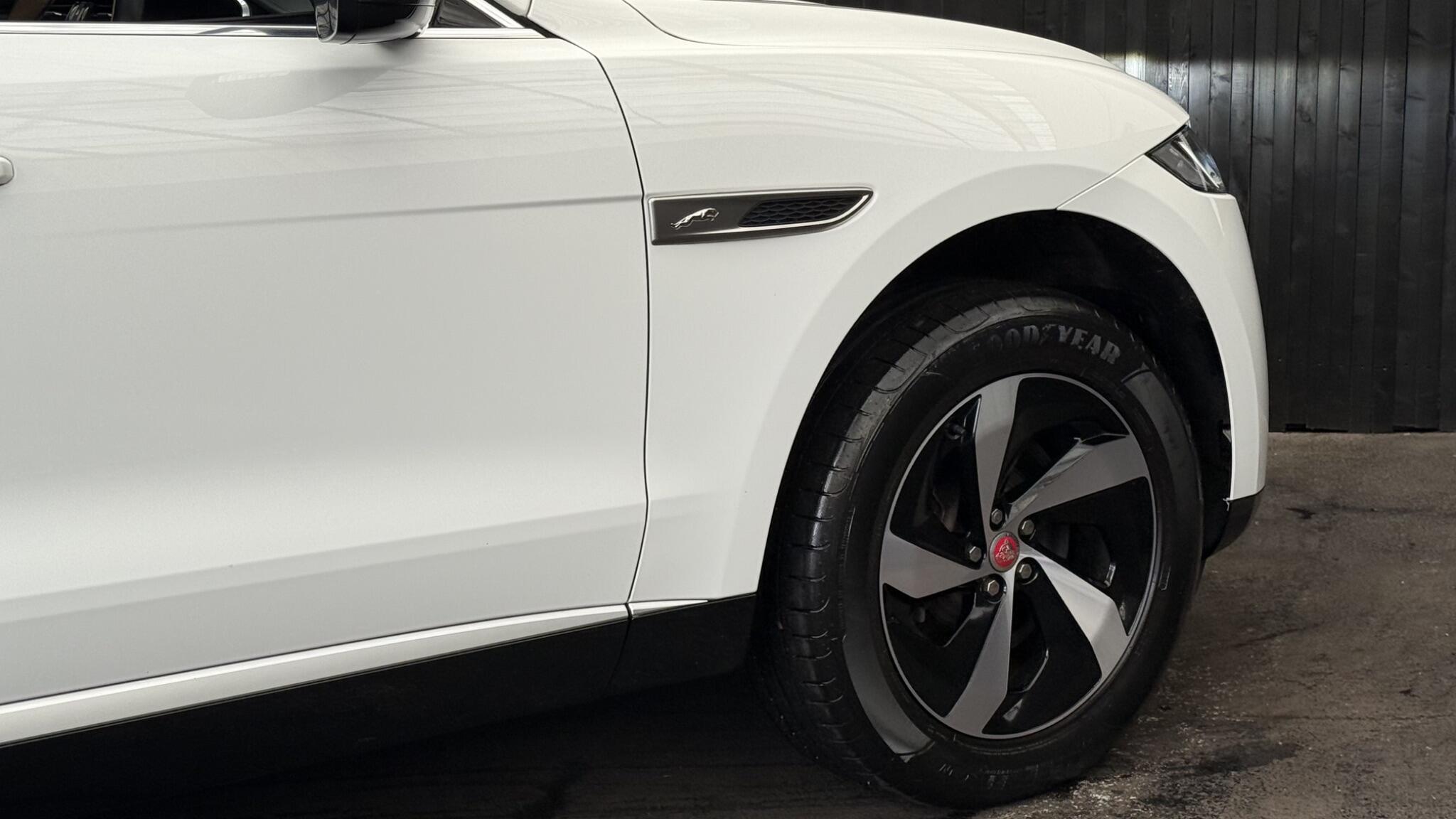 Jaguar F-Pace view 15
