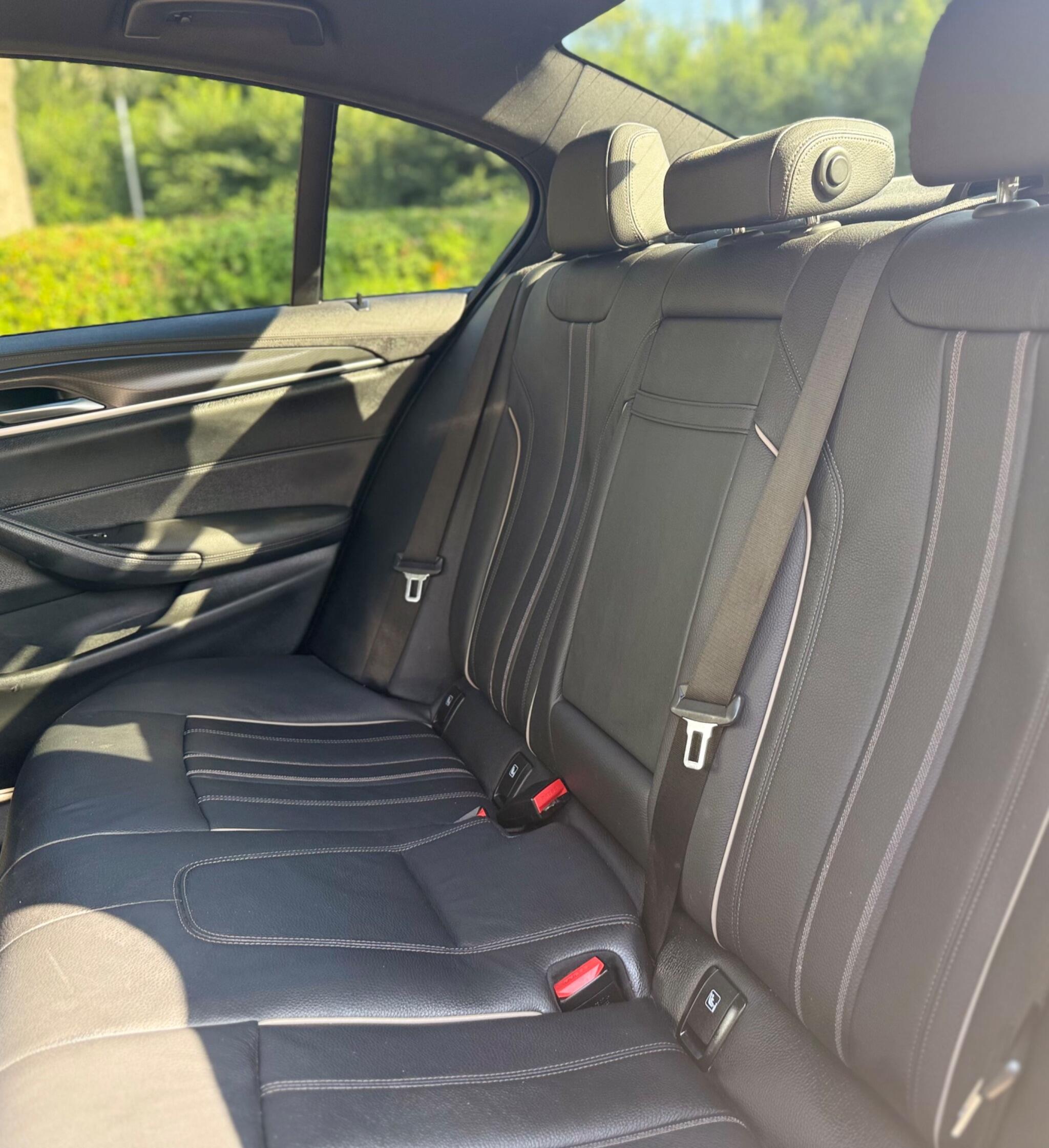 BMW 5 Series view 16