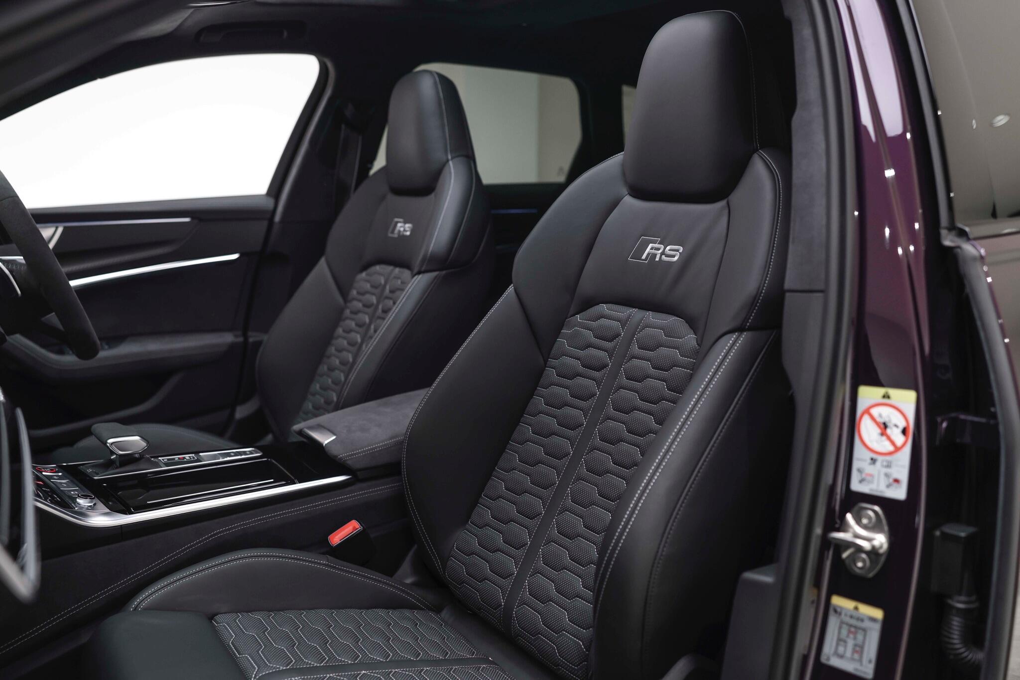 Audi RS6 Avant view 3
