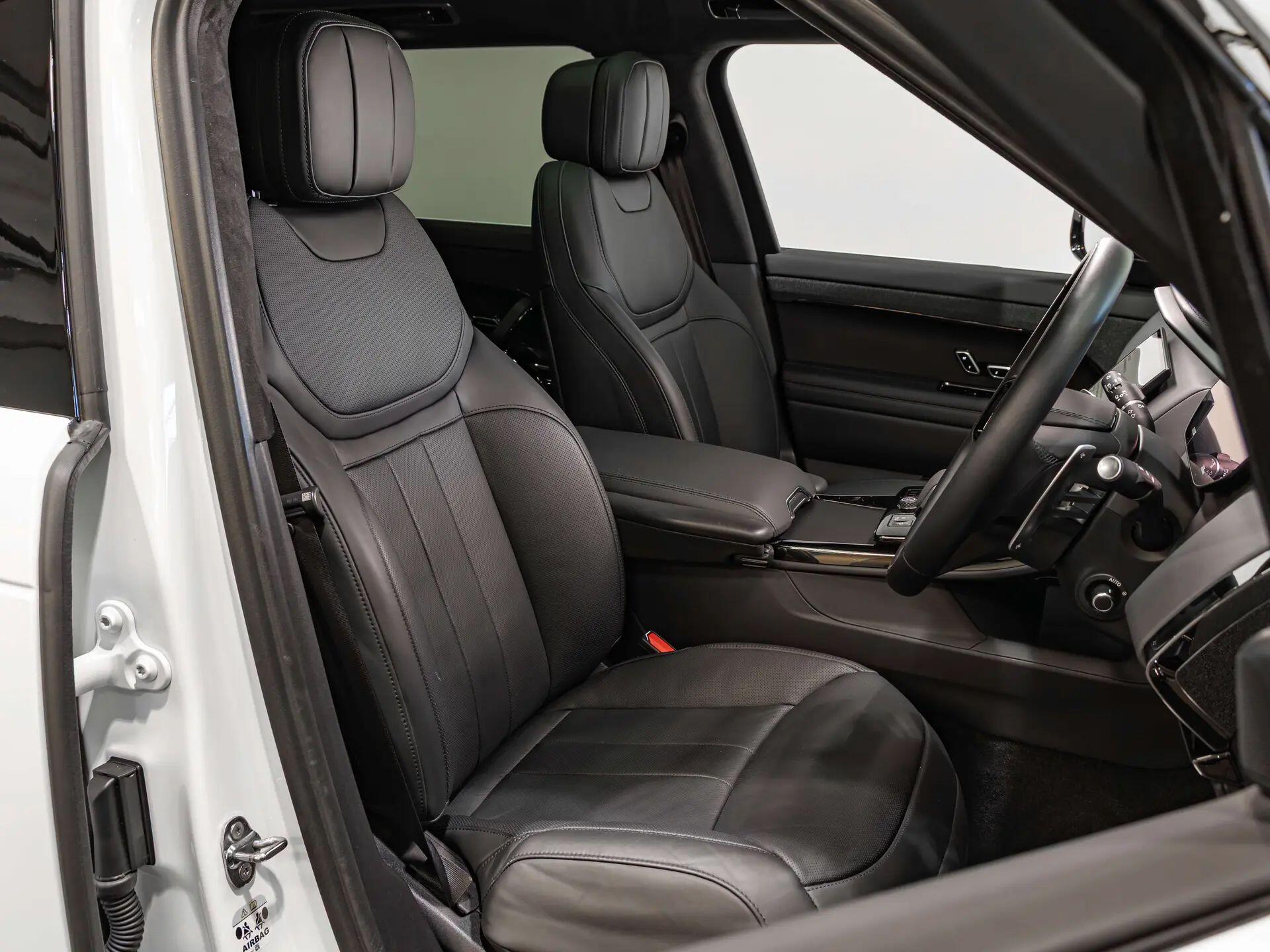 Land Rover Range Rover Sport view 2
