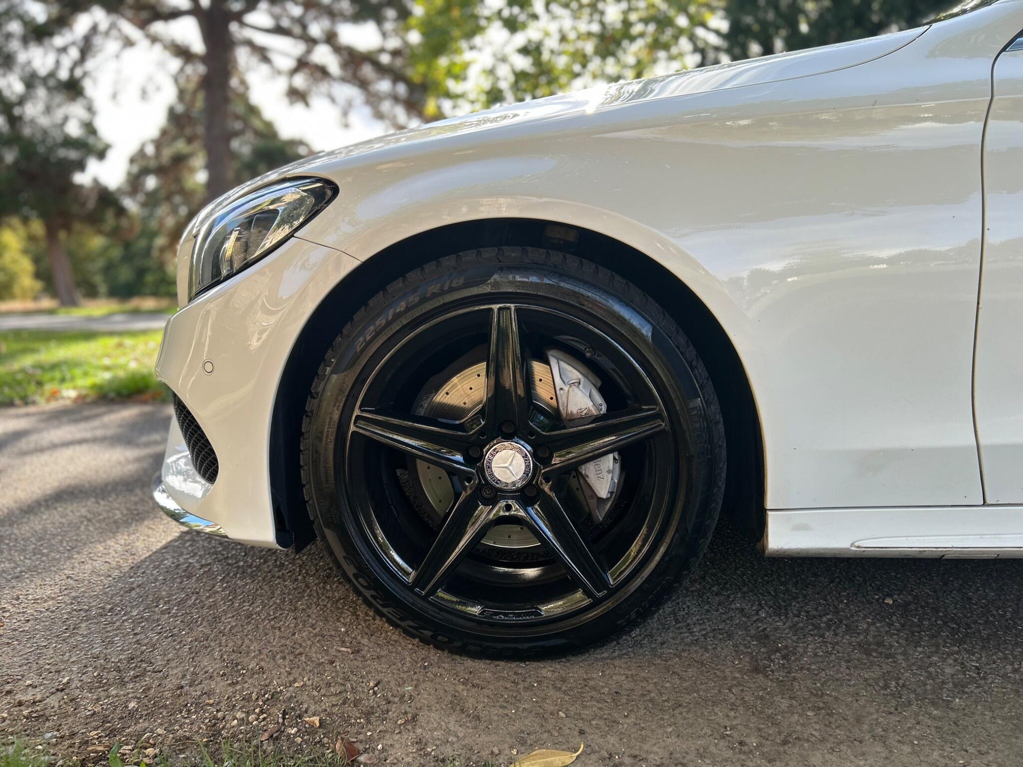 Mercedes-Benz C-Class view 37