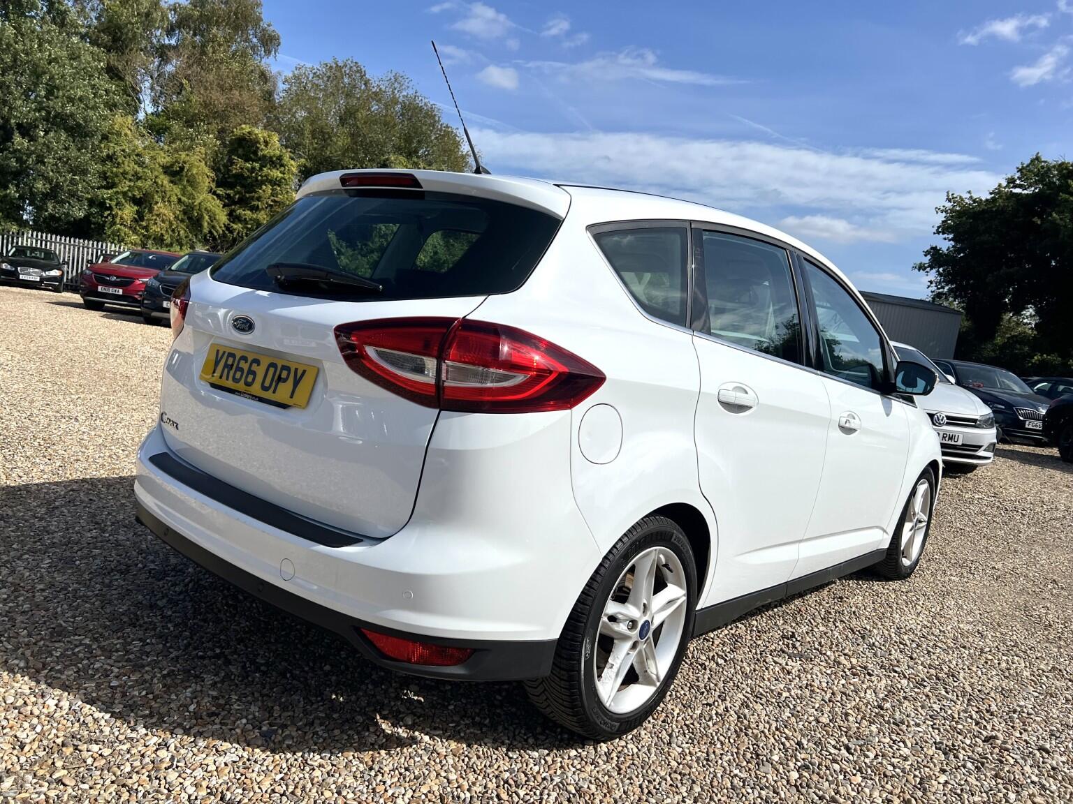 Ford C-Max view 4