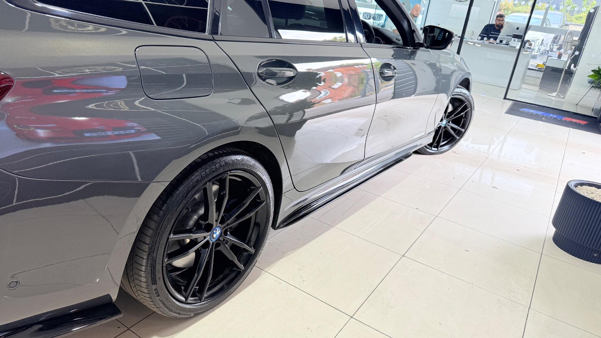 BMW 3 Series view 39