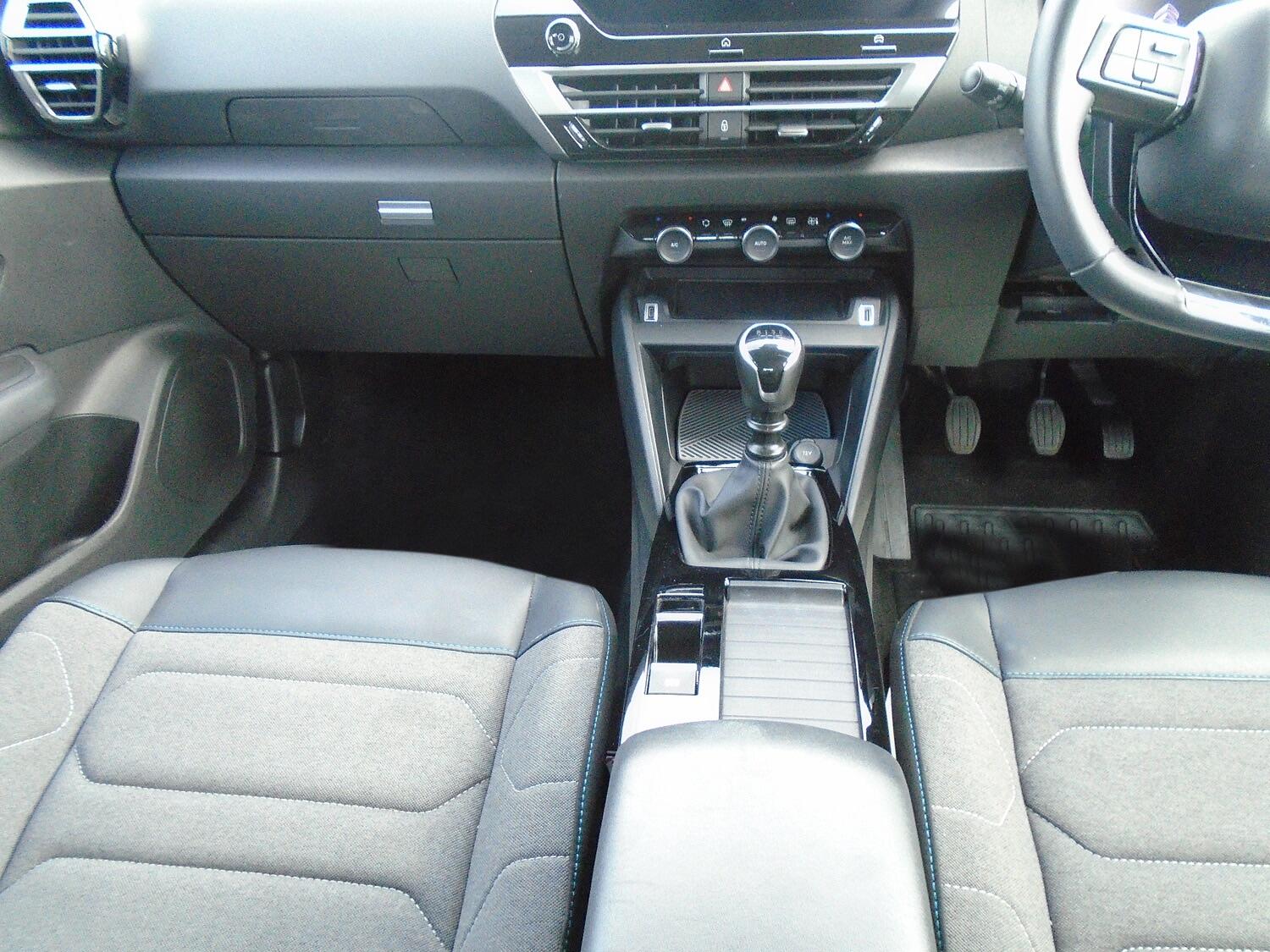 Citroen C4 view 9