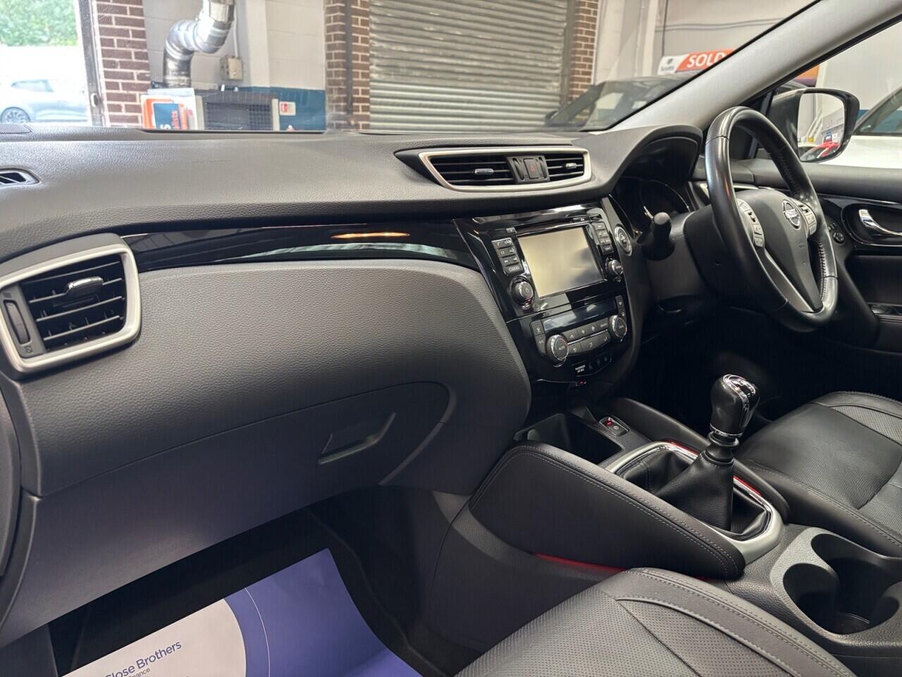 Nissan Qashqai view 25