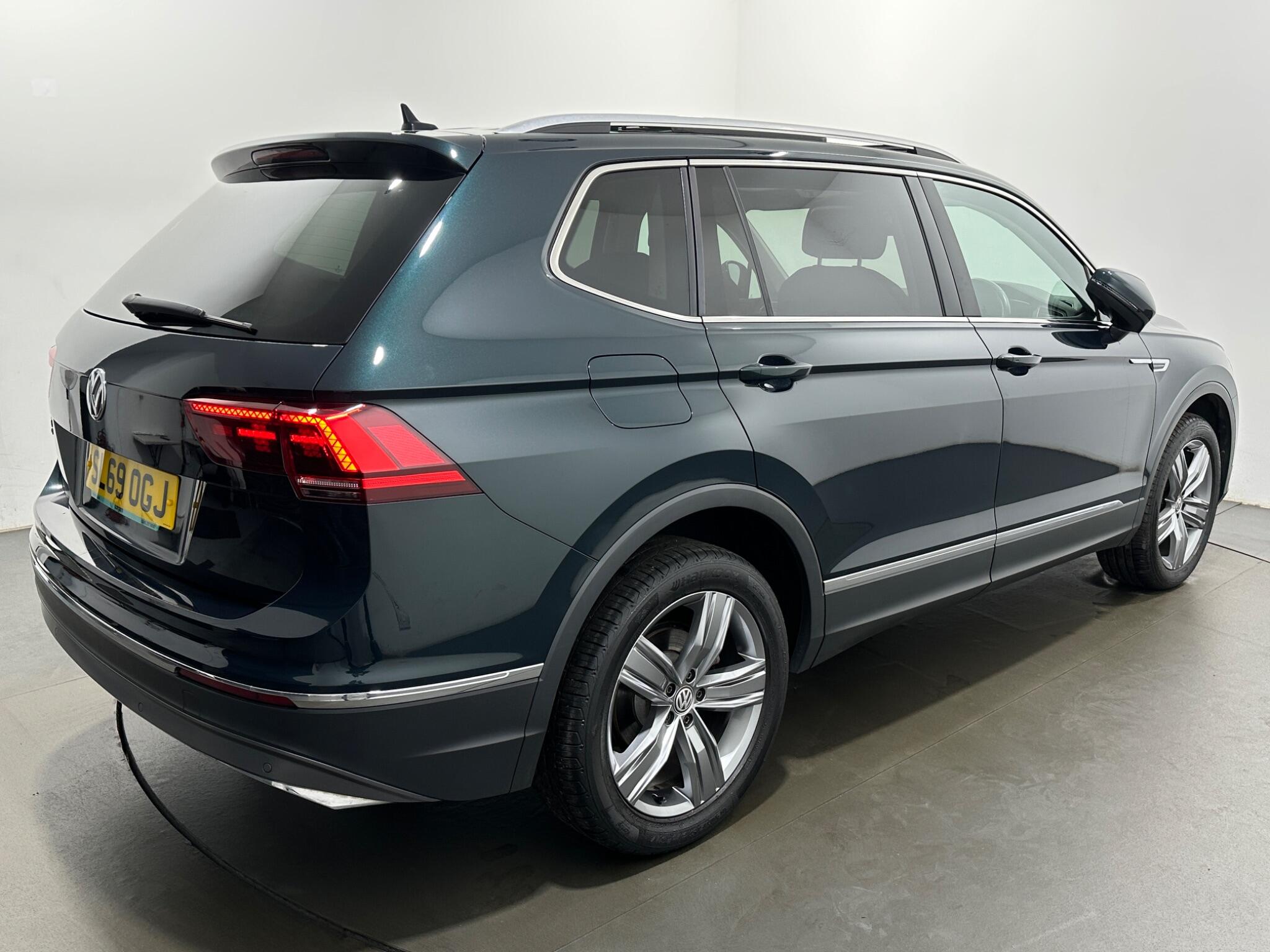 Volkswagen Tiguan Allspace view 54