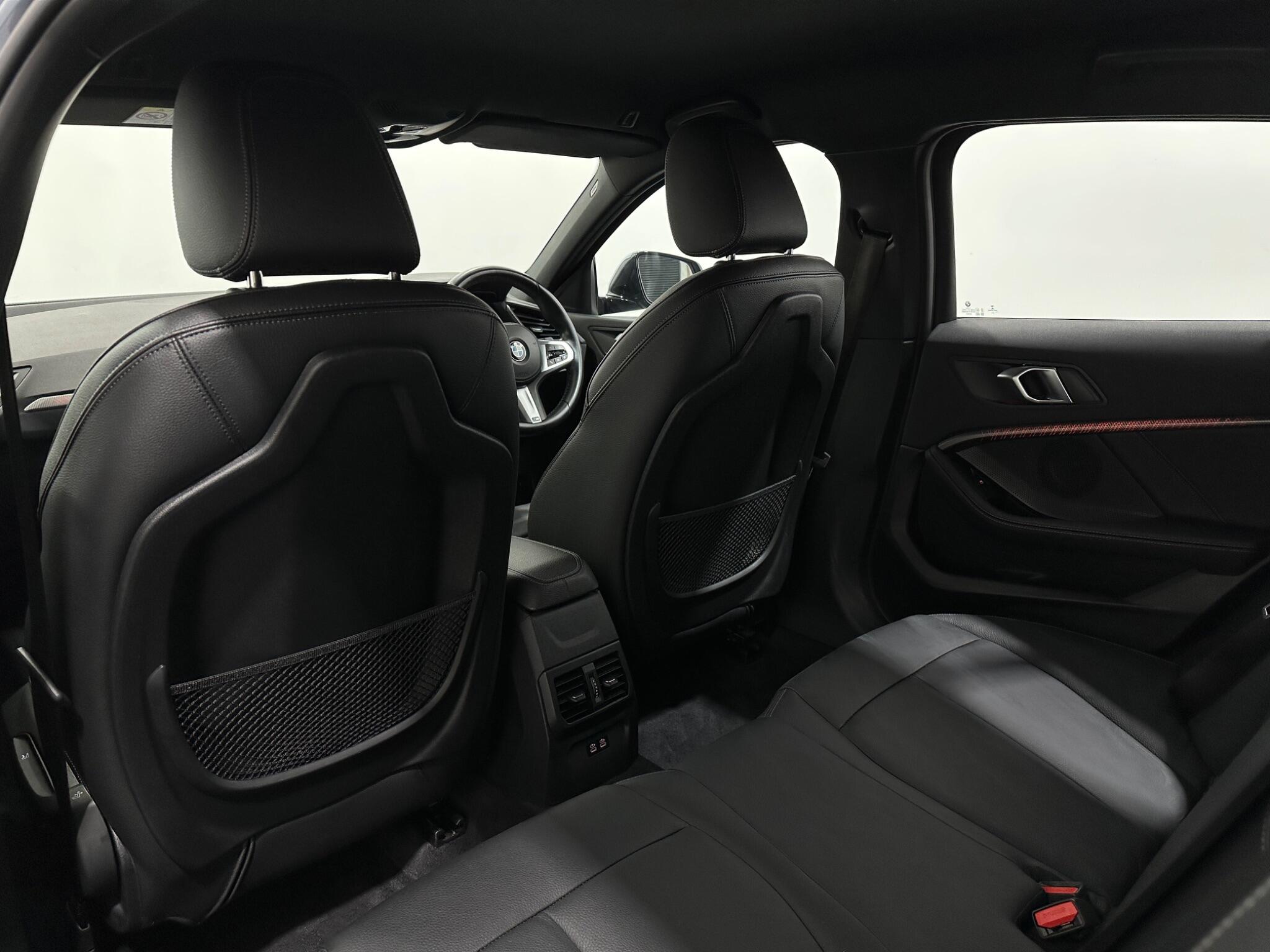 BMW 1 Series view 38