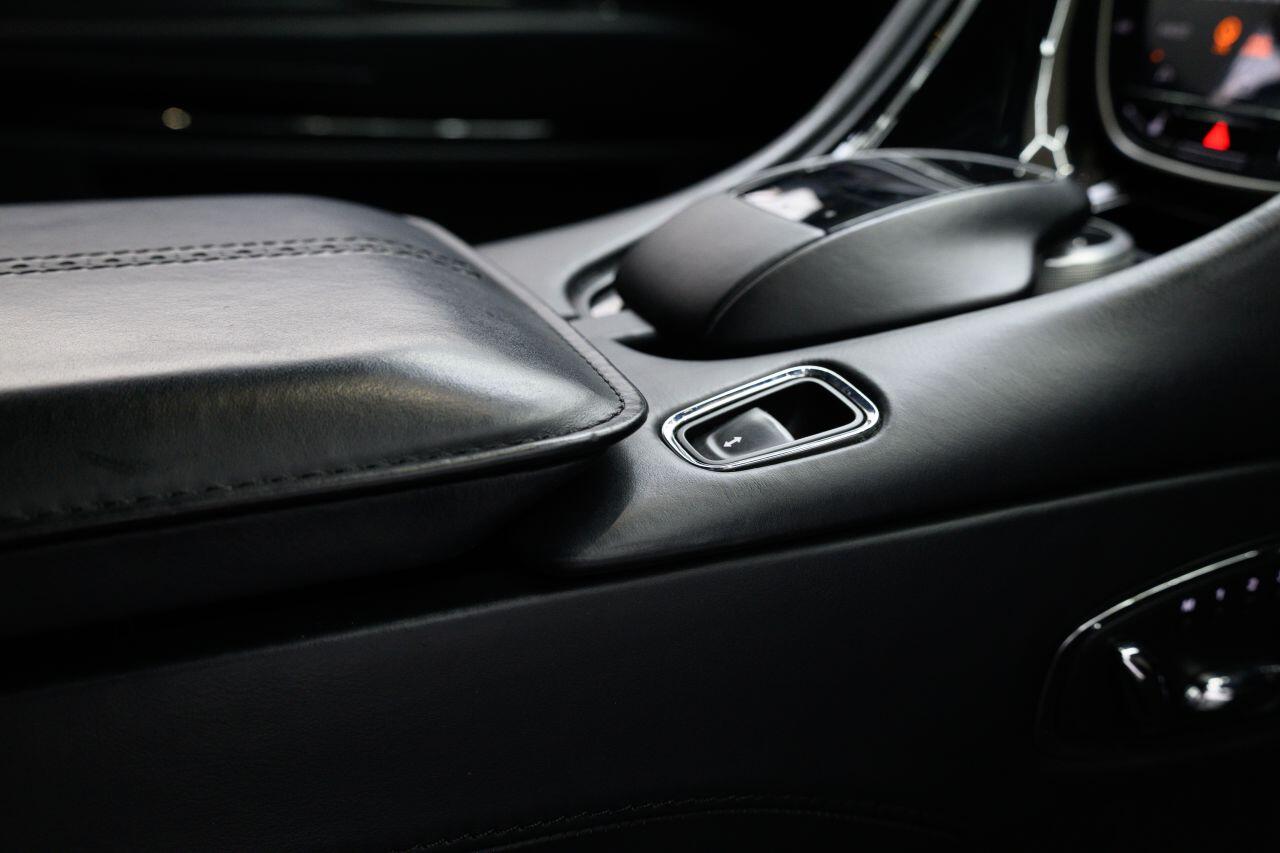 Aston Martin DB11 view 40