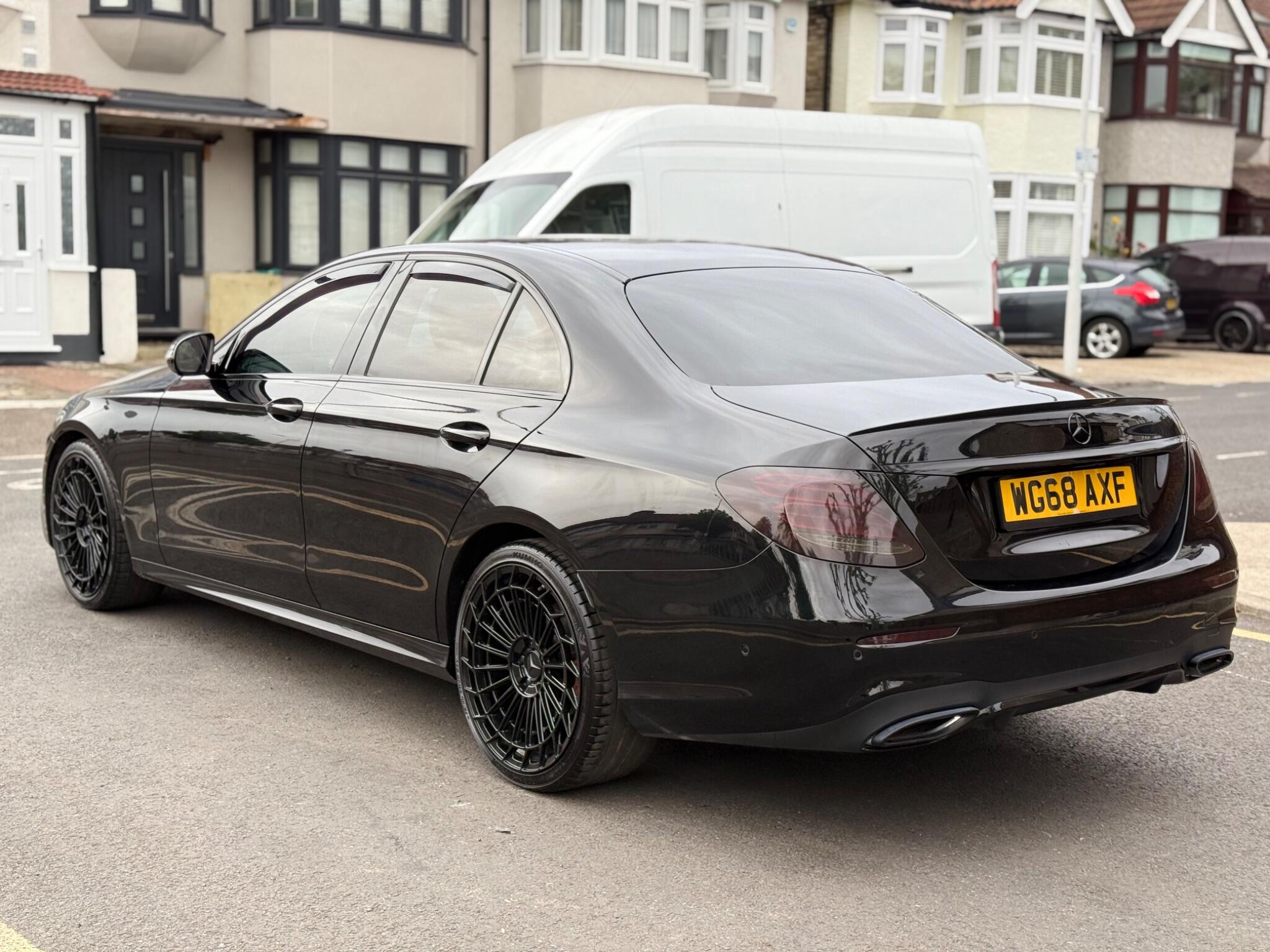 Mercedes-Benz E-Class view 4
