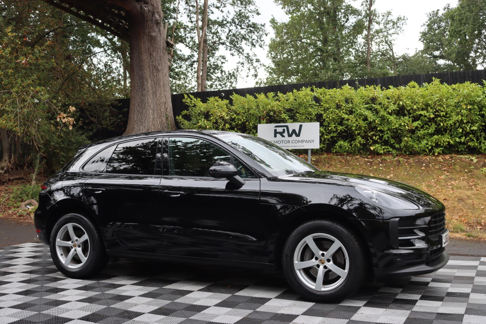 Porsche Macan view 40