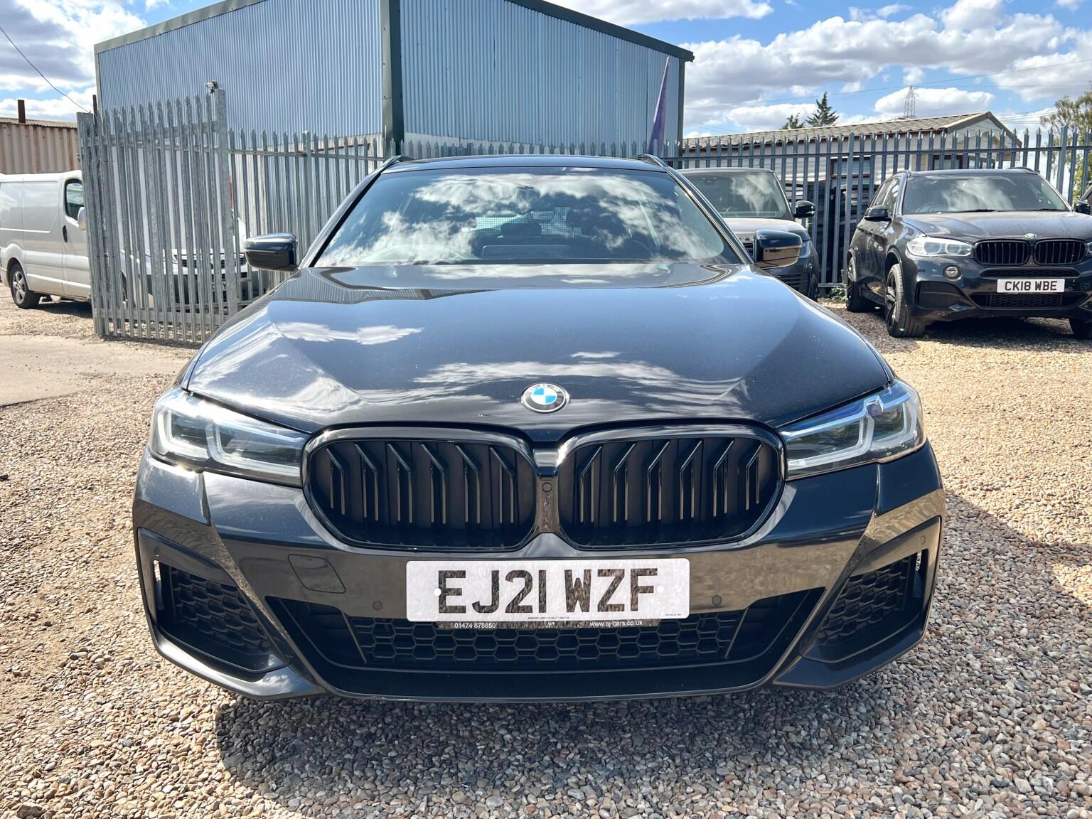 BMW 5 Series view 11