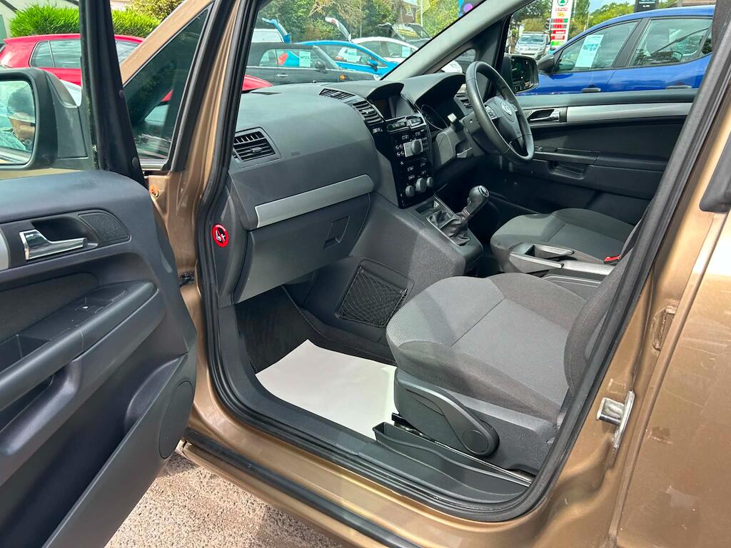 Vauxhall Zafira view 18