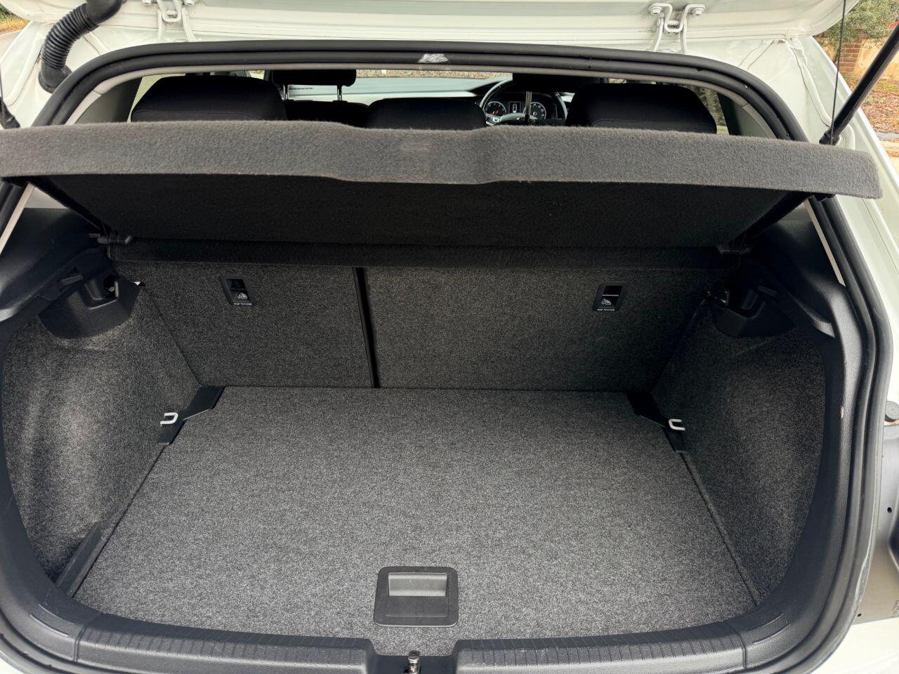 Volkswagen Polo view 26
