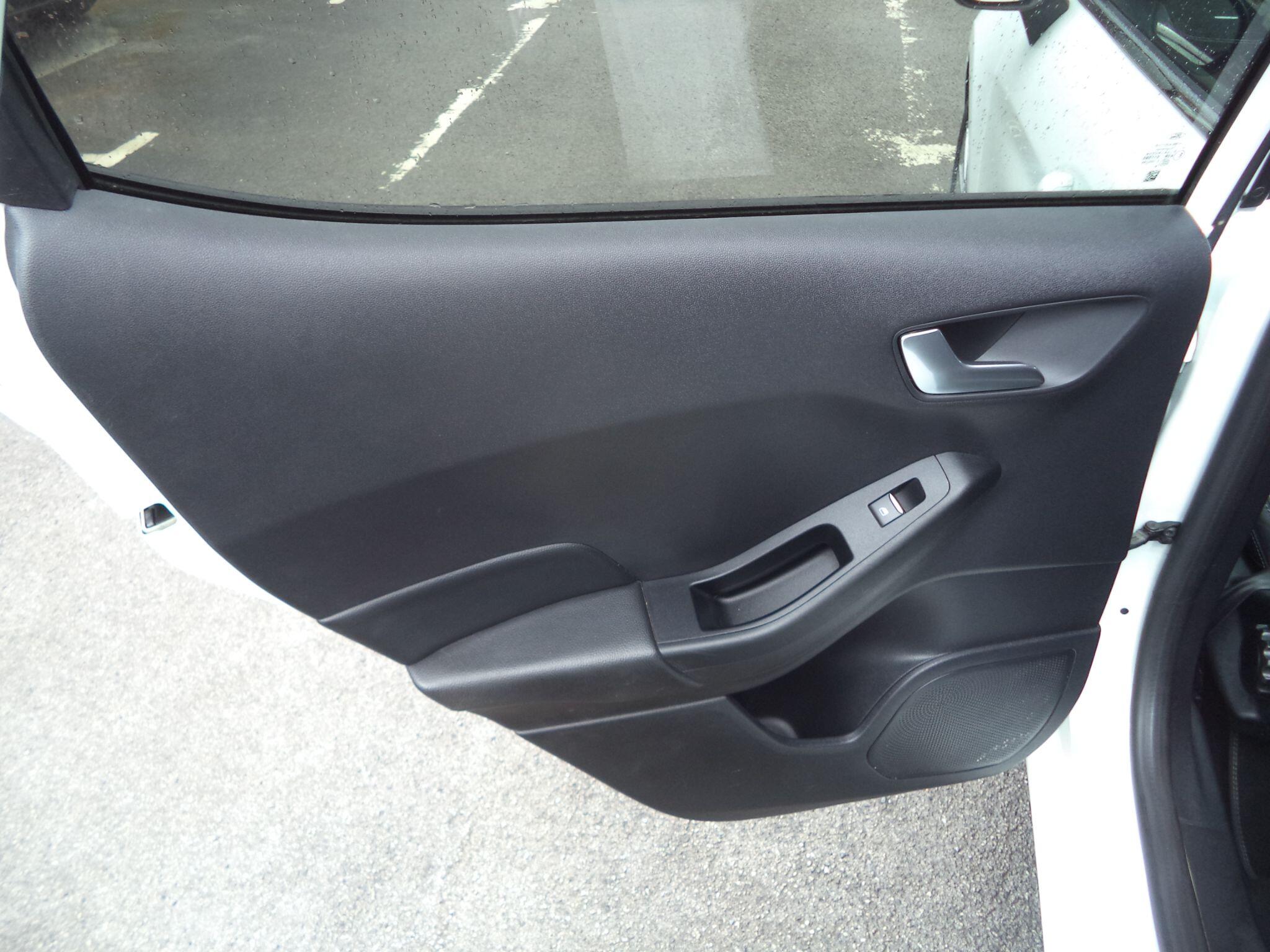 Ford Fiesta view 28
