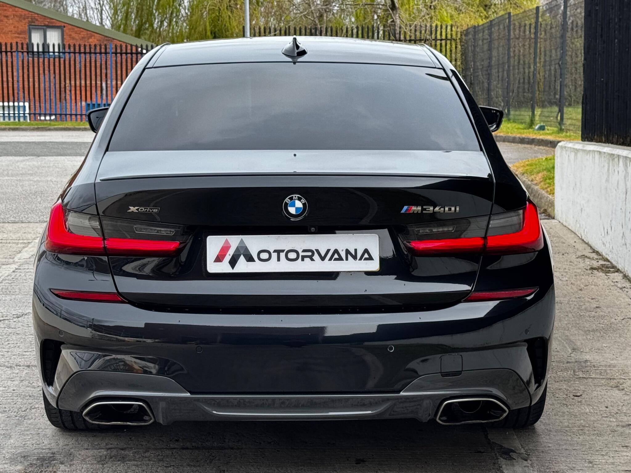 BMW 3 Series view 17