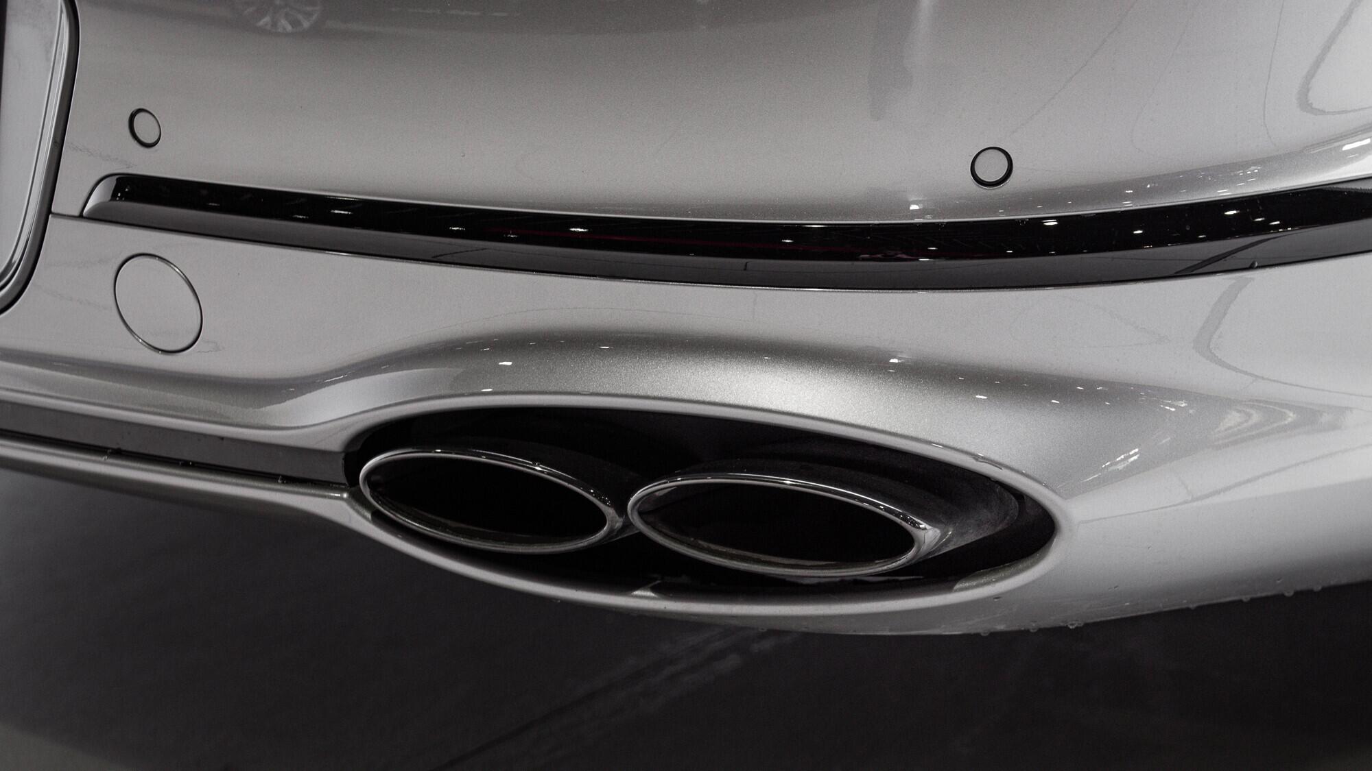 Bentley Flying Spur view 21